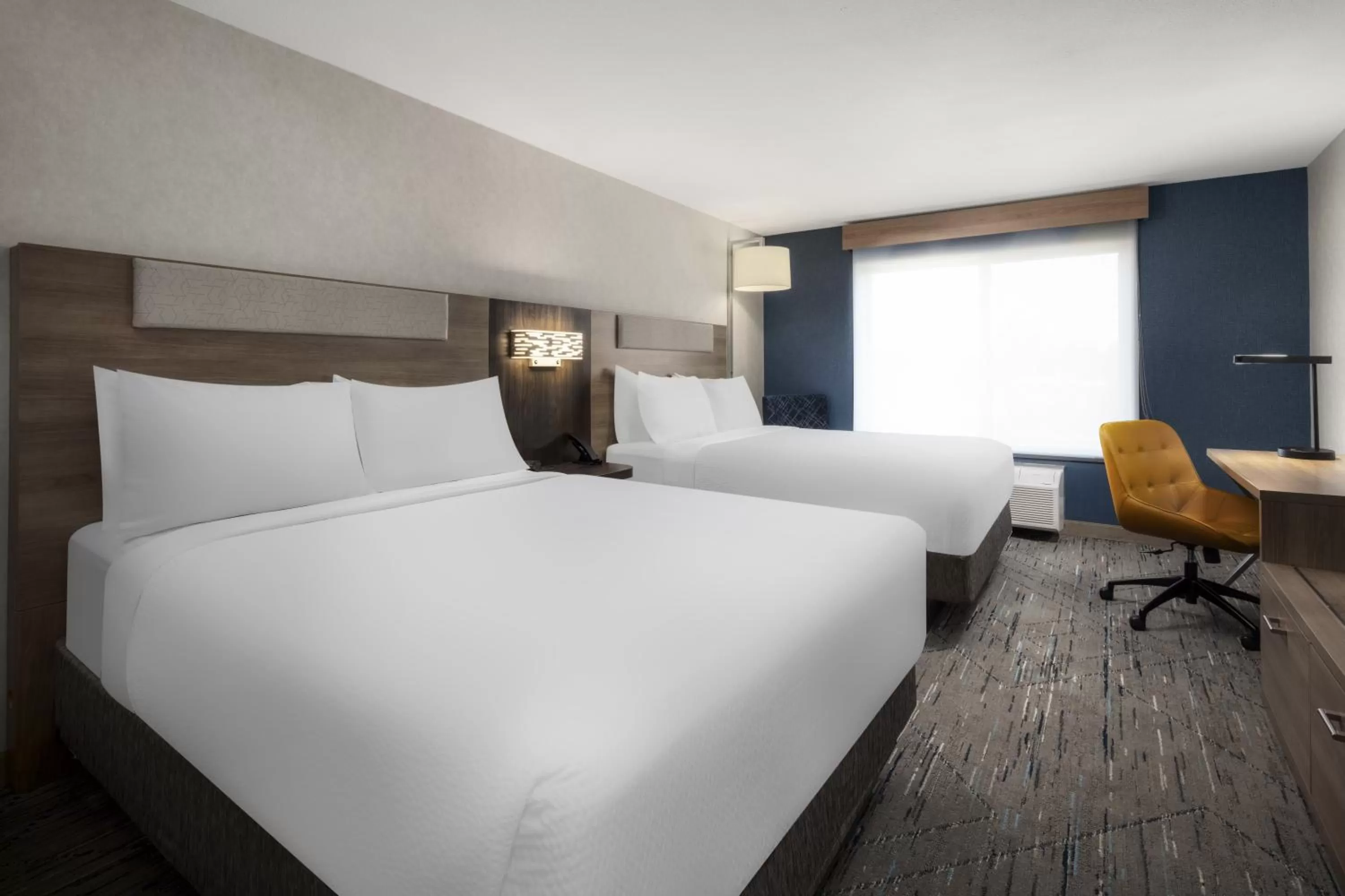 Shower, Bed in Holiday Inn Express Bothell by IHG