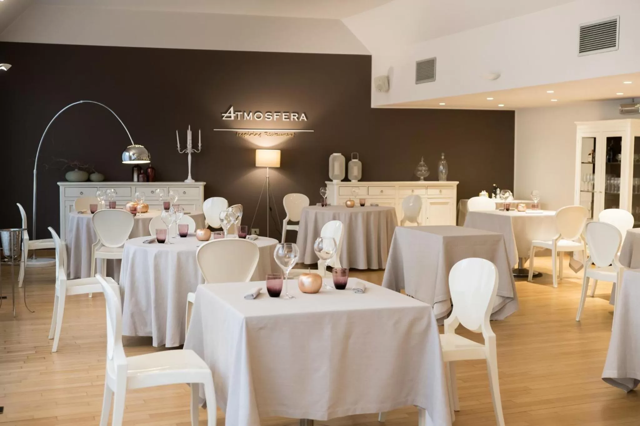 Restaurant/places to eat in Helios Hotel