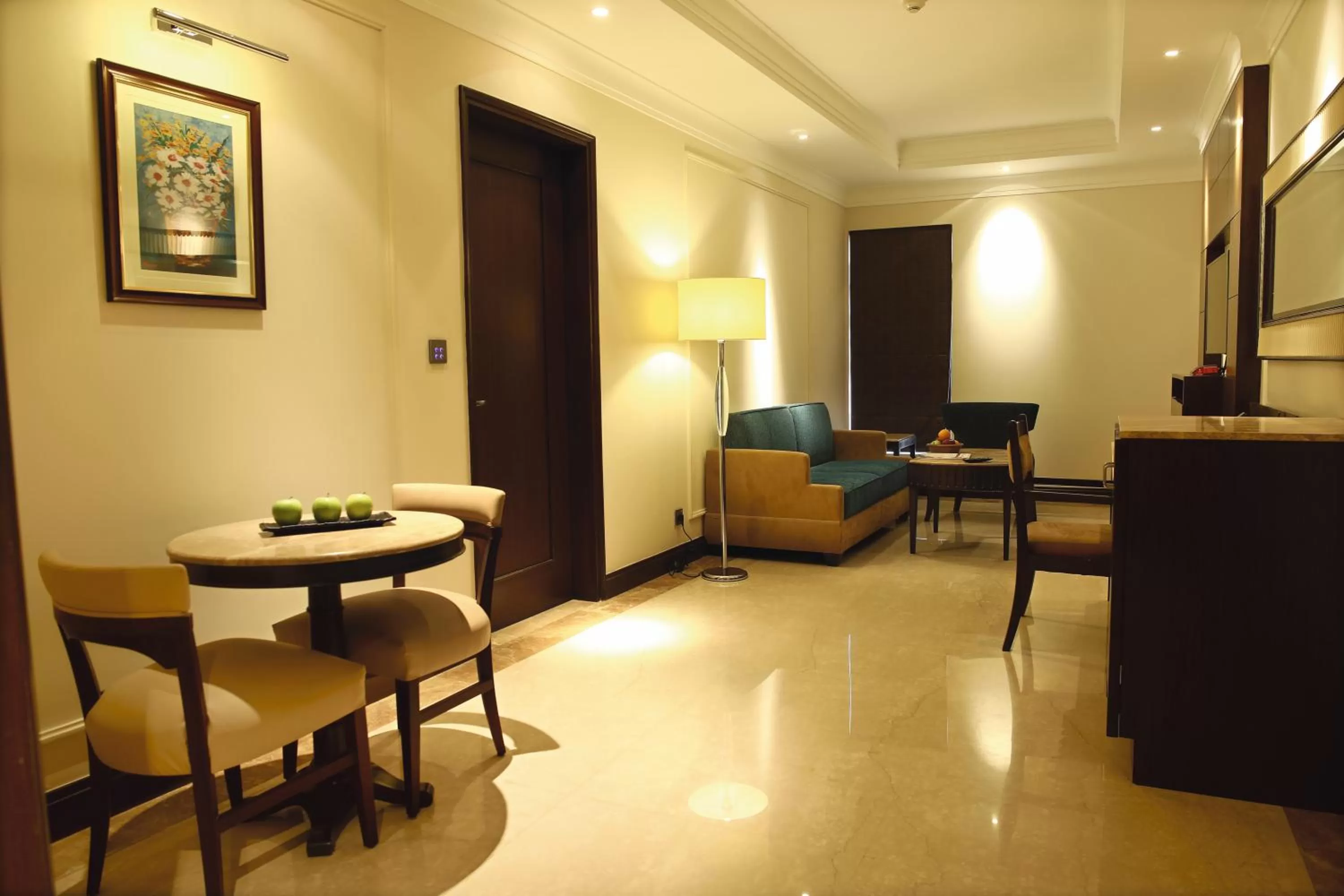 Living room in Ramada Plaza Chennai