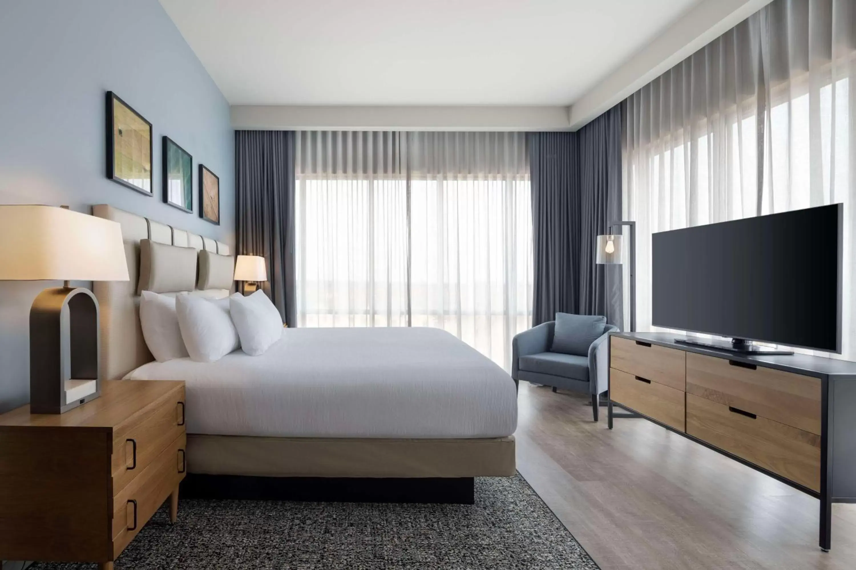 Corner King Suite with Water Tower View in Embassy Suites By Hilton Bowling Green Corner King Suite with Water Tower View in Embassy Suites By Hilton Bowling Green