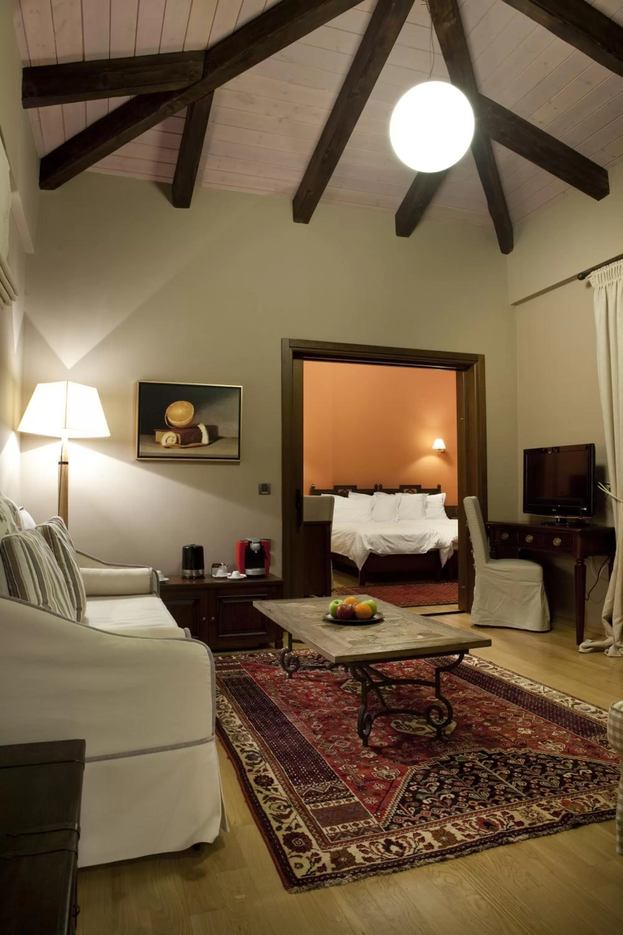 Living room, Bed in Kazarma Hotel