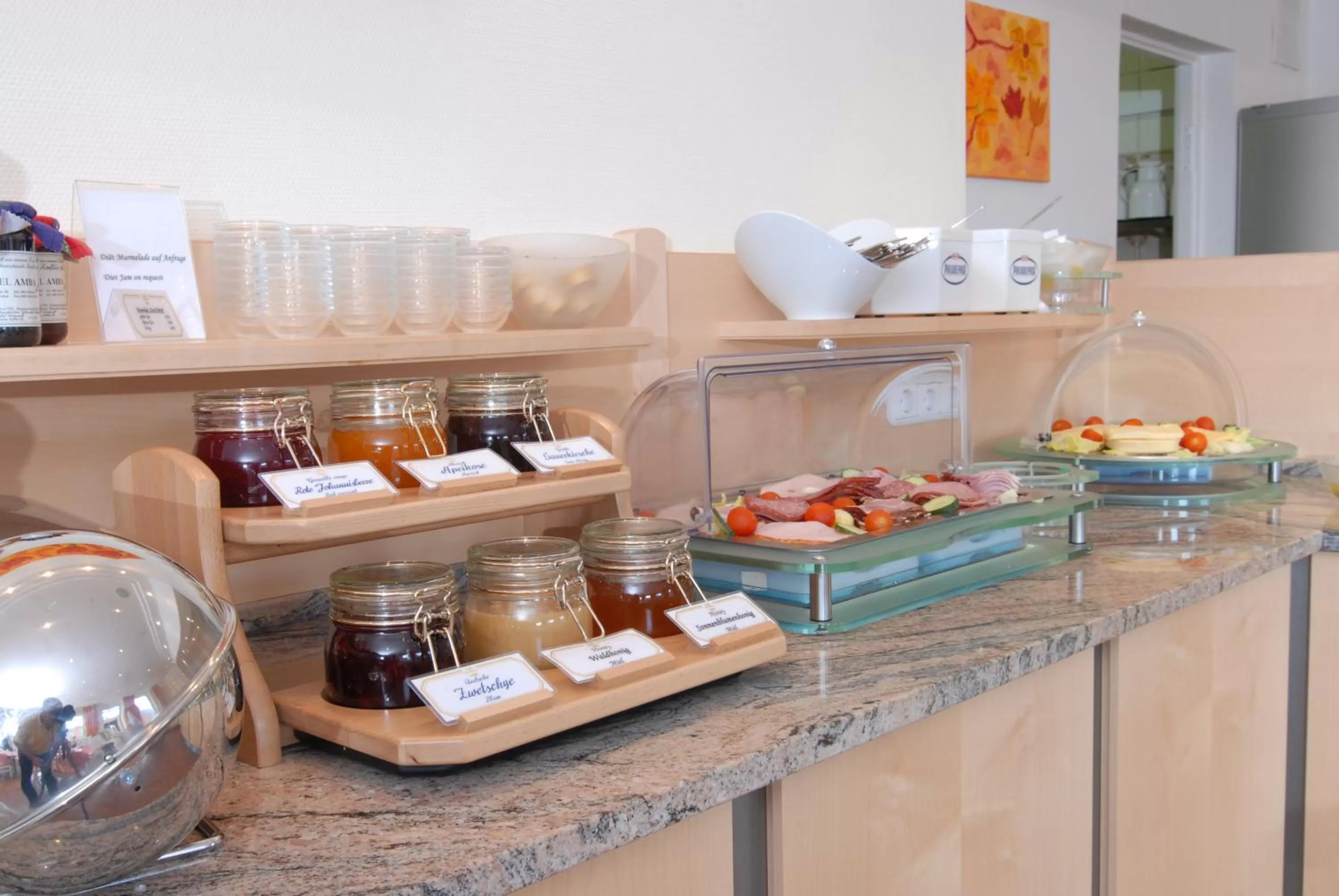 Food and drinks in Hotel Amba