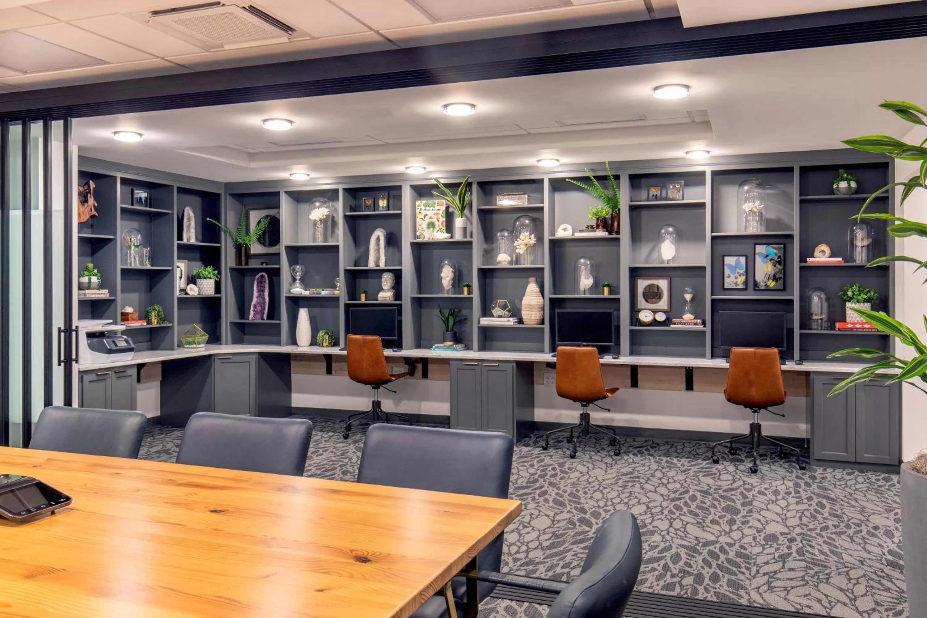 Business facilities in Hotel 1868