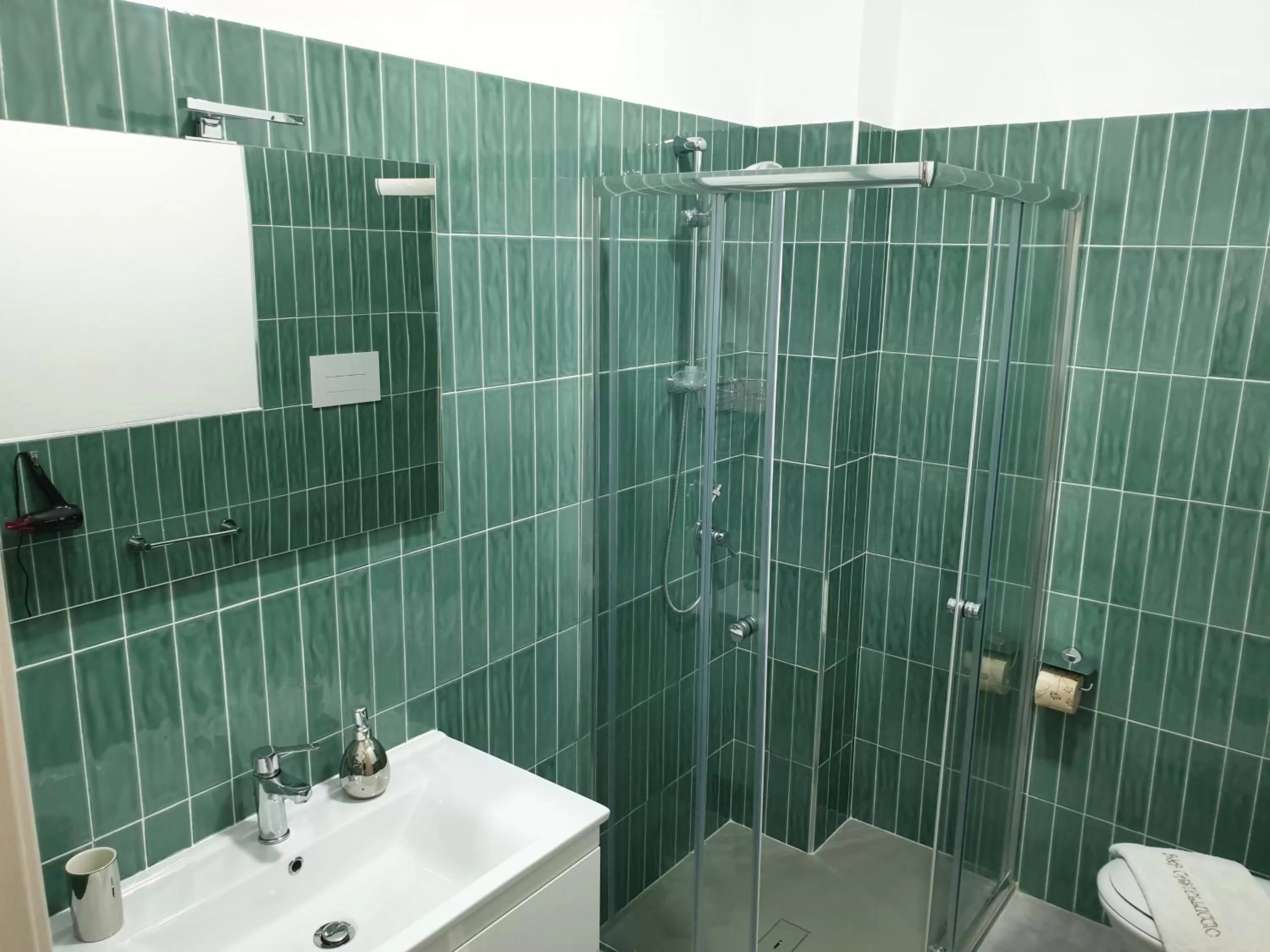 Shower in B&B Castelluccio