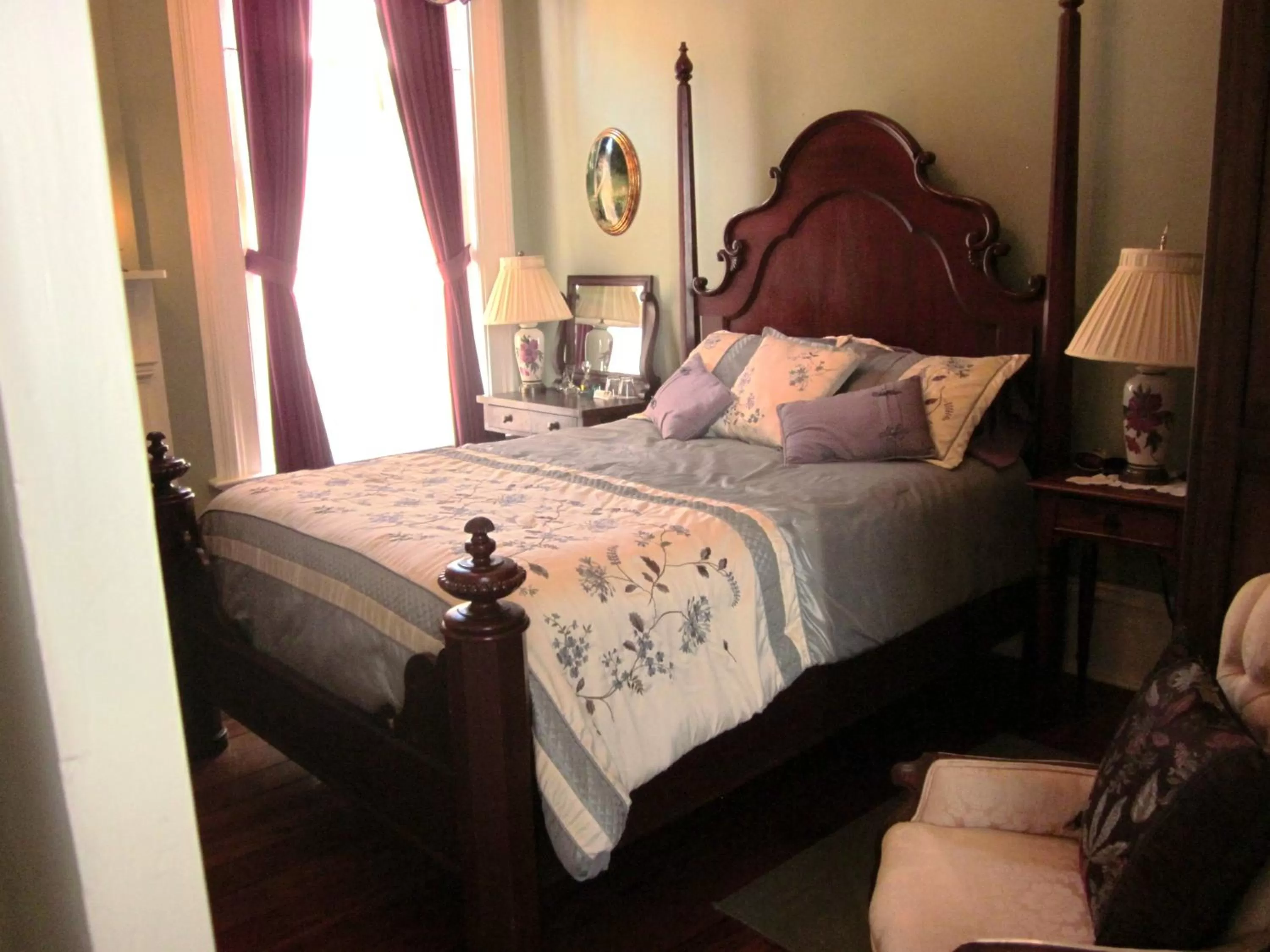 Bed in Baer House Inn