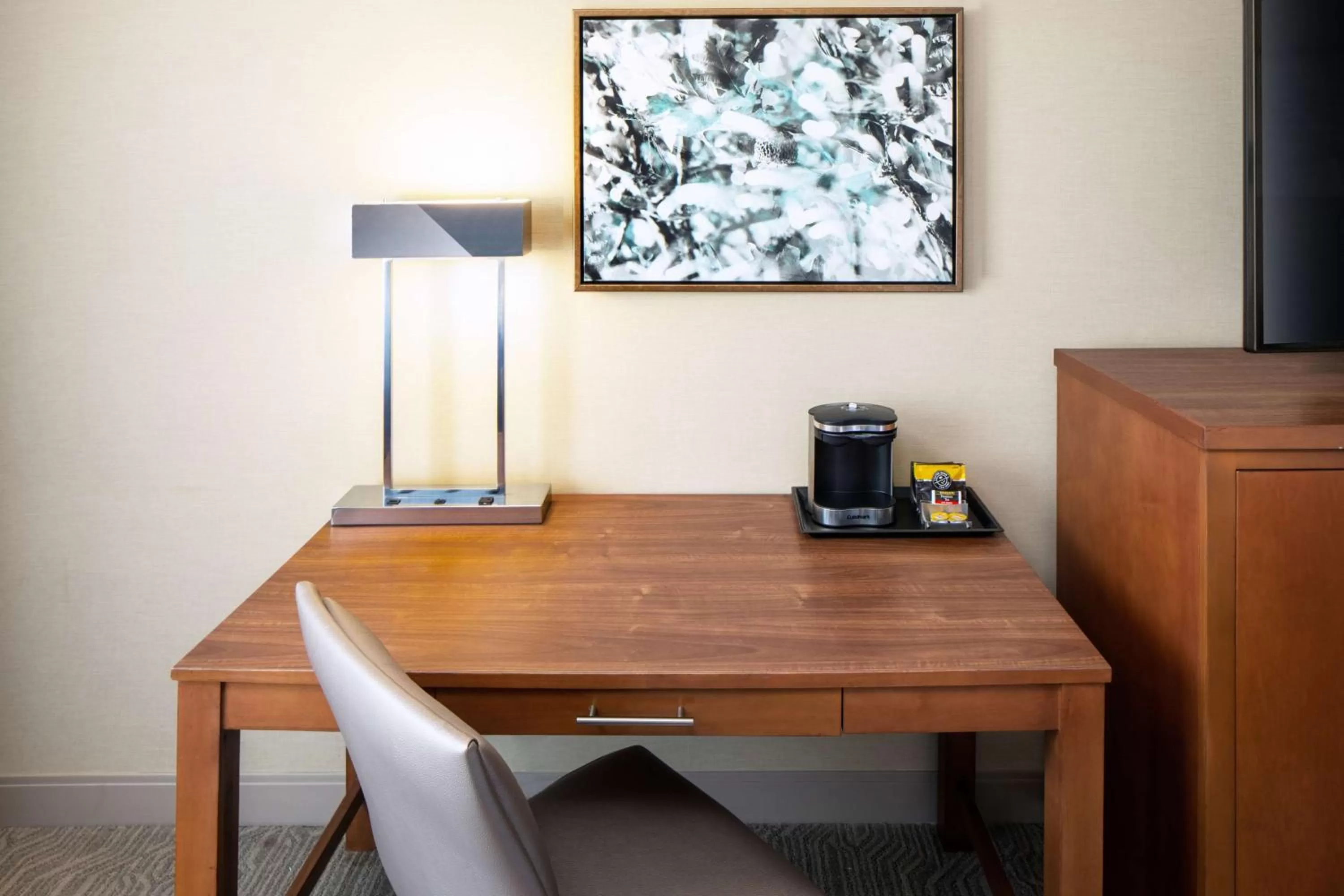 Bedroom in DoubleTree by Hilton Ann Arbor, MI