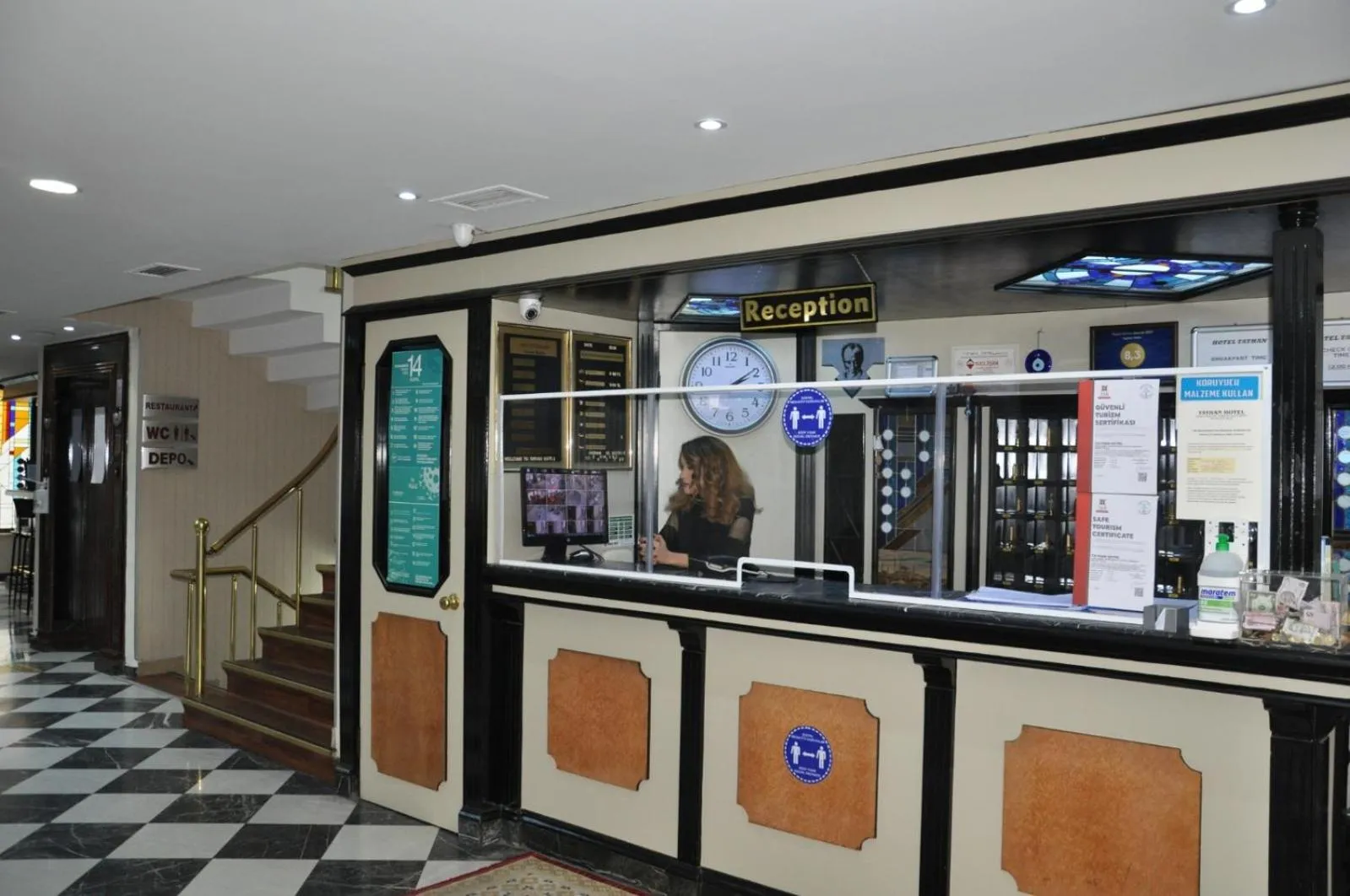 Lounge or bar in Tayhan Hotel