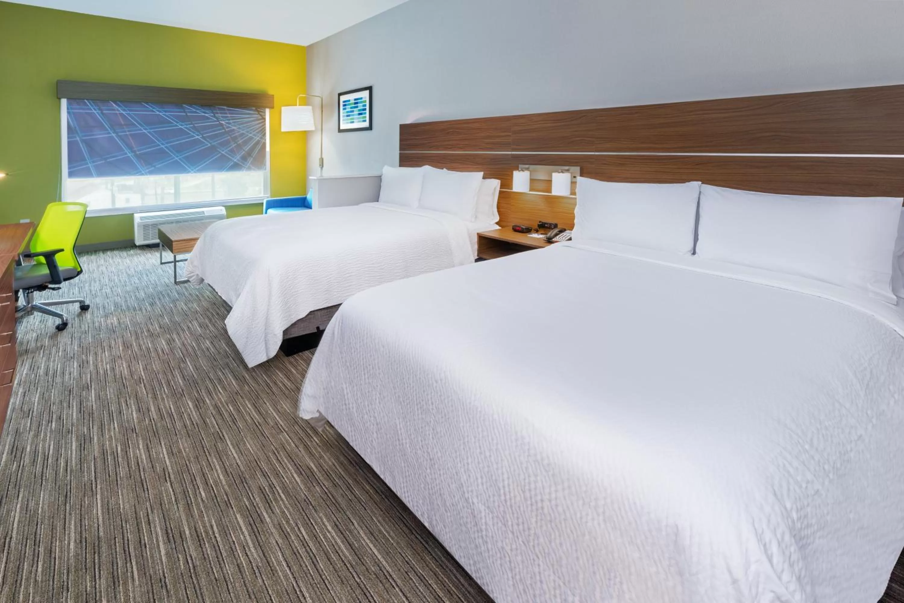 Photo of the whole room, Bed in Holiday Inn Express & Suites - Houston - Downtown North by IHG