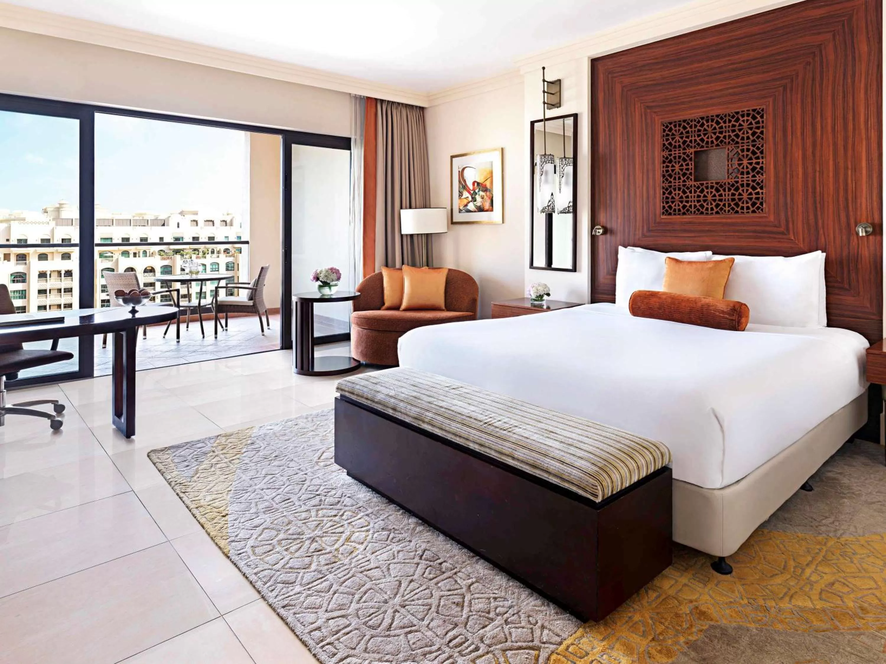 Photo of the whole room, Bed in Fairmont The Palm