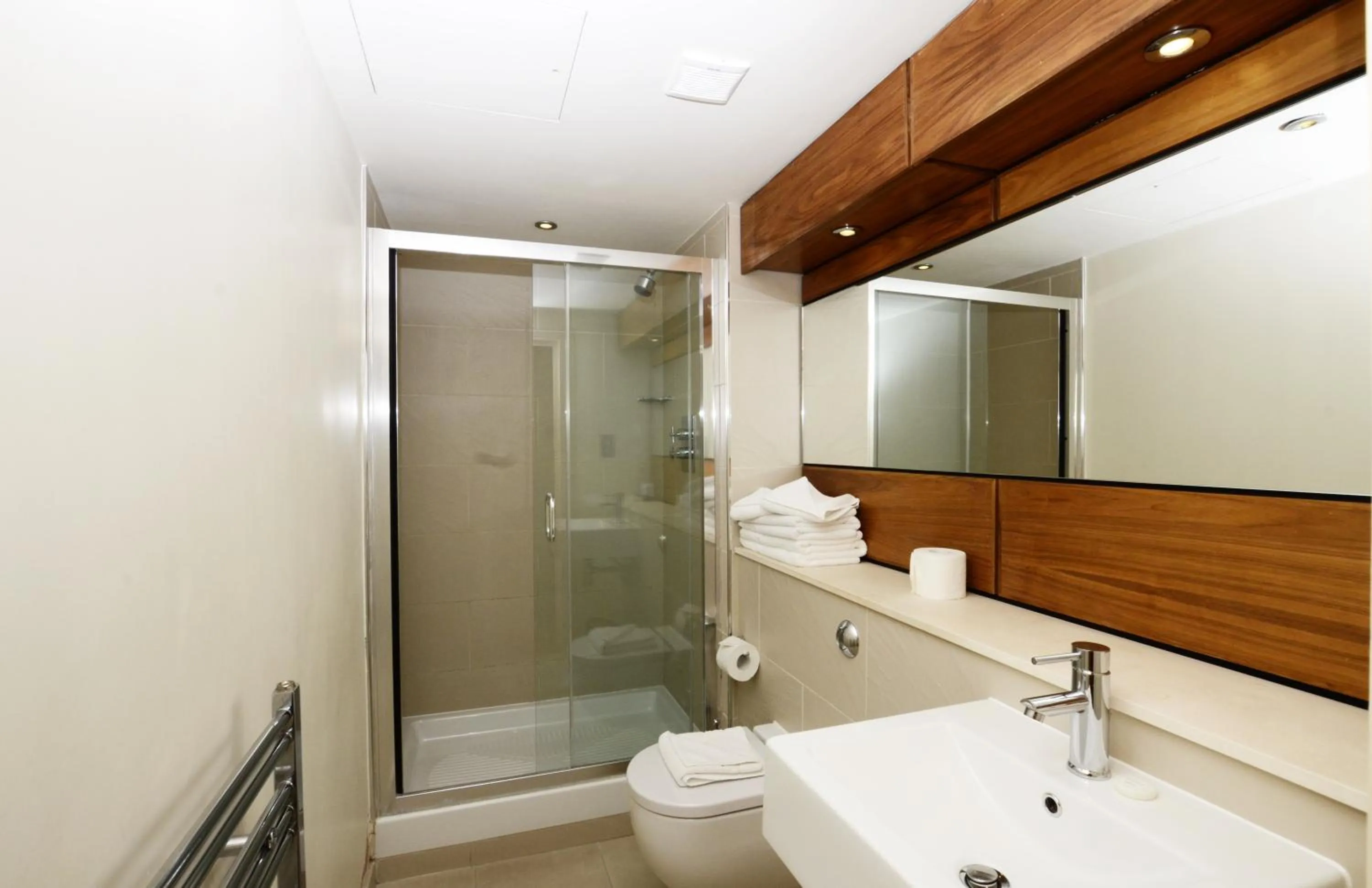 Shower in The Harrington - Gloucester Road - 1 Harrington Gardens