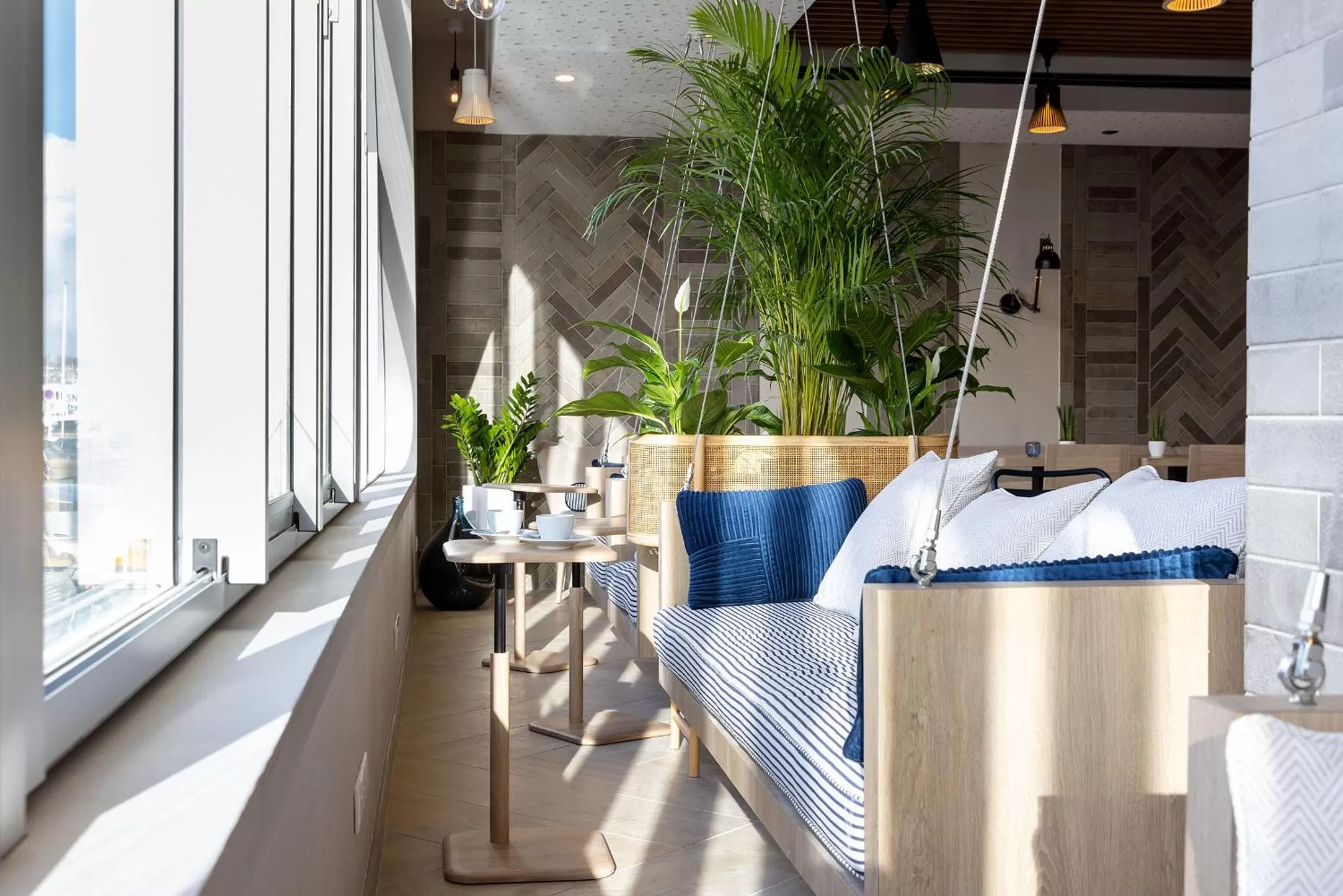 Lounge or bar in Hilton Garden Inn Le Havre Centre