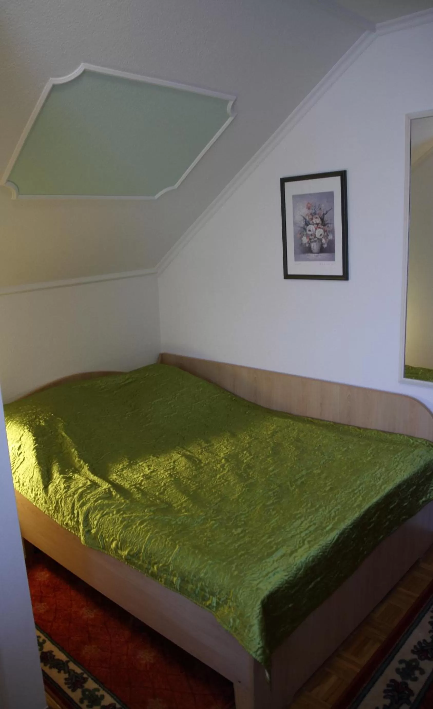 Bed in Rooms & Apartments Jana