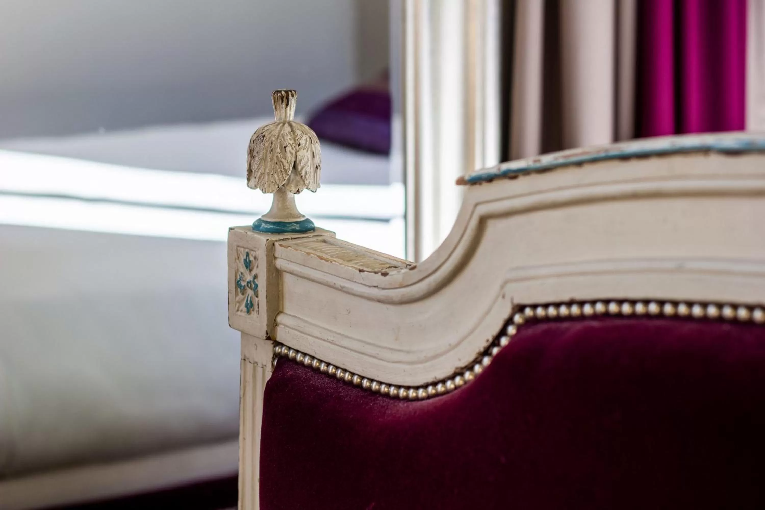 Decorative detail, Bed in Hôtel de France