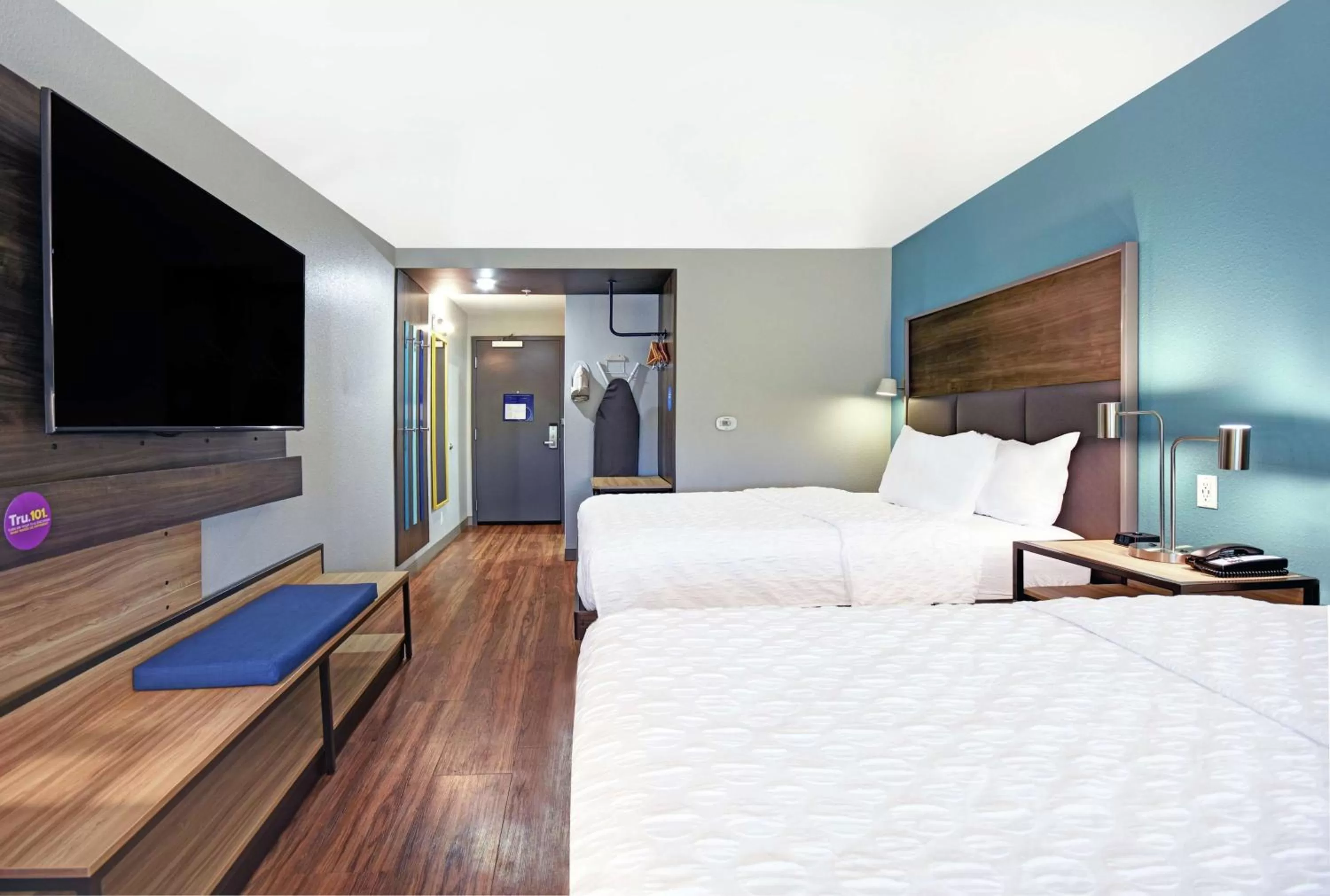 Bed in Tru By Hilton Grand Rapids Airport