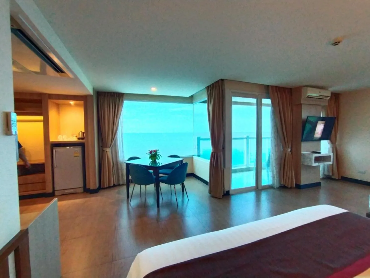 Bedroom, Bed in Saisawan Beach Luxury Hotel