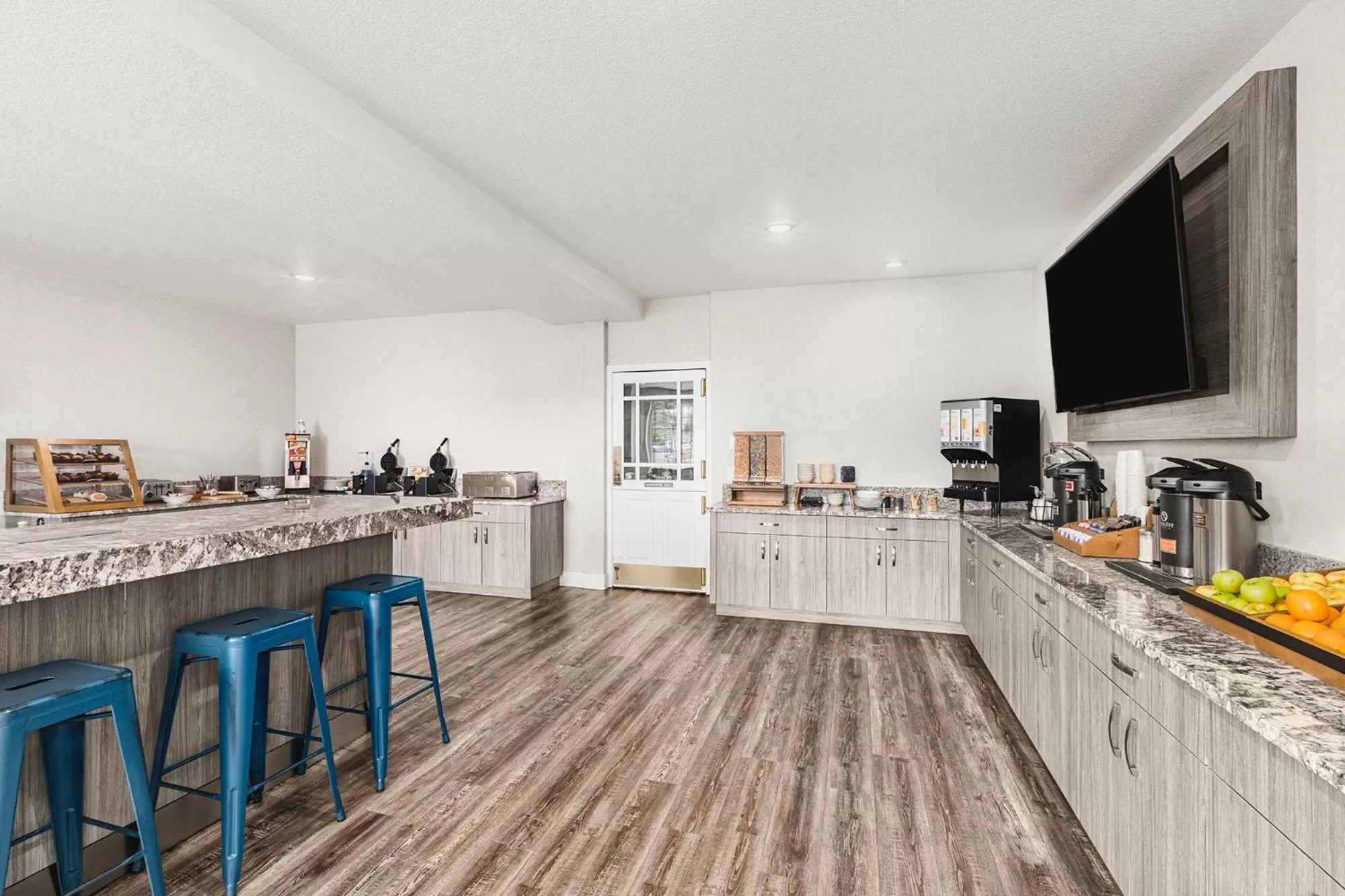 Breakfast in The Ashley Inn & Suites