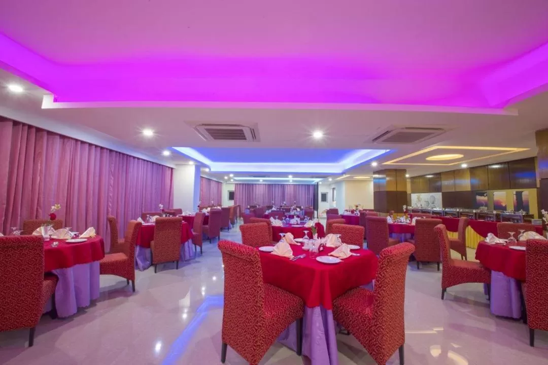 Restaurant/places to eat in Hotel Mira Garden