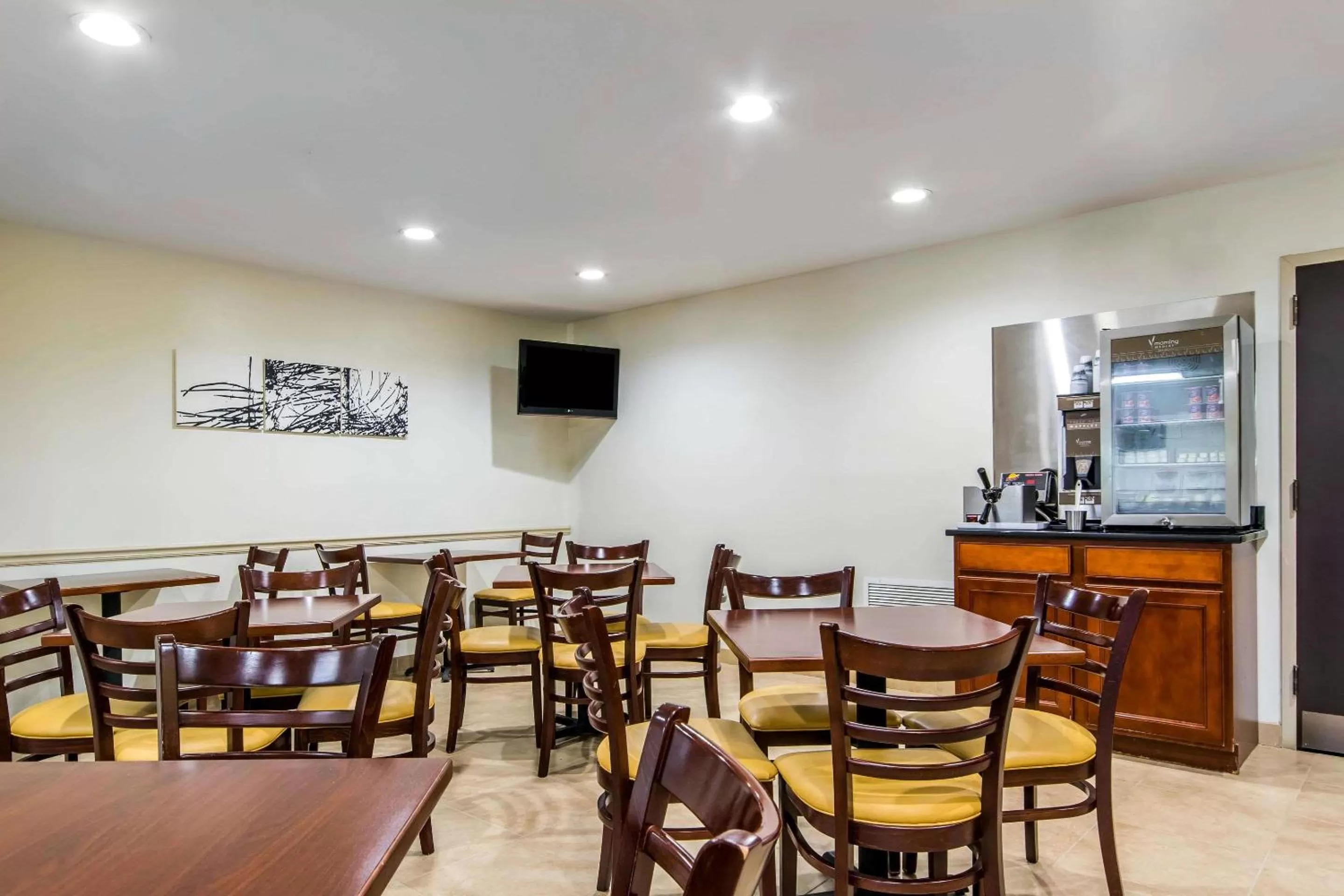 Restaurant/places to eat in Sleep Inn