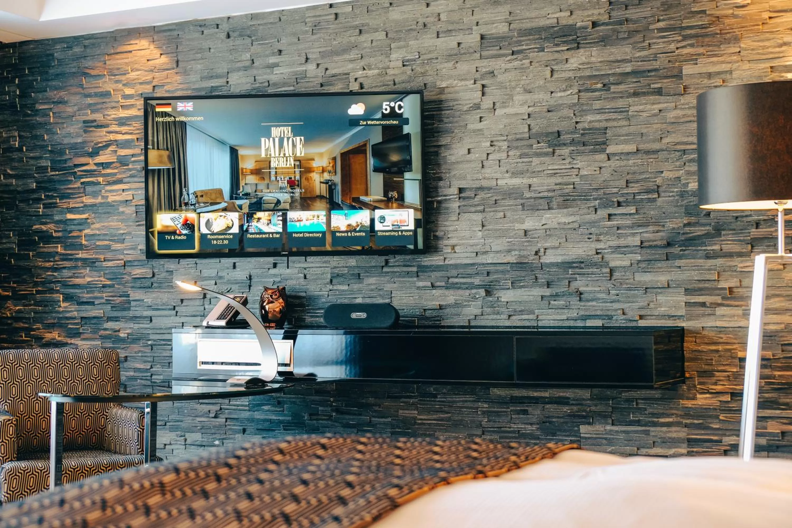 TV and multimedia in Hotel Palace Berlin