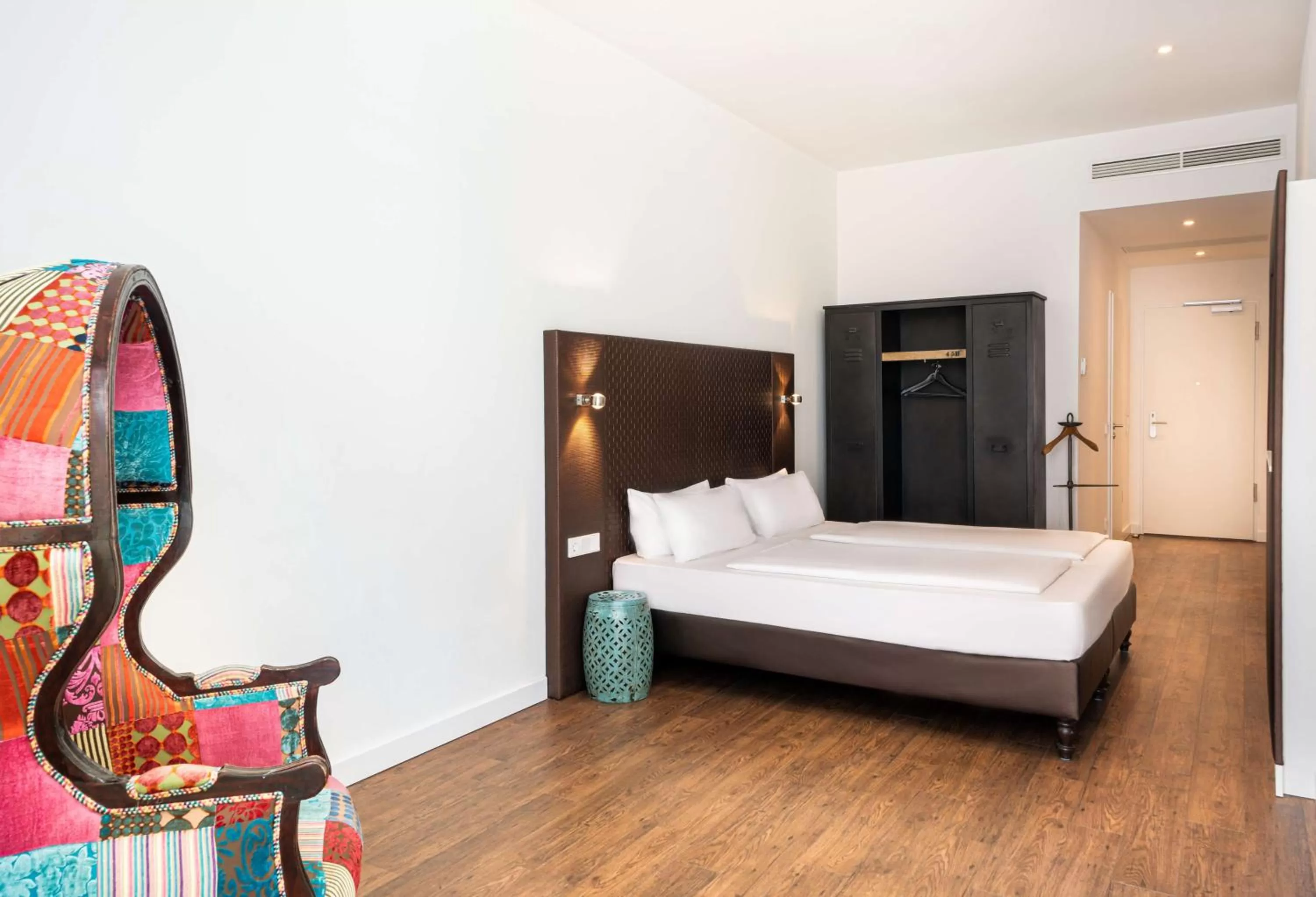 Bedroom, Bed in elaya hotel leipzig city center