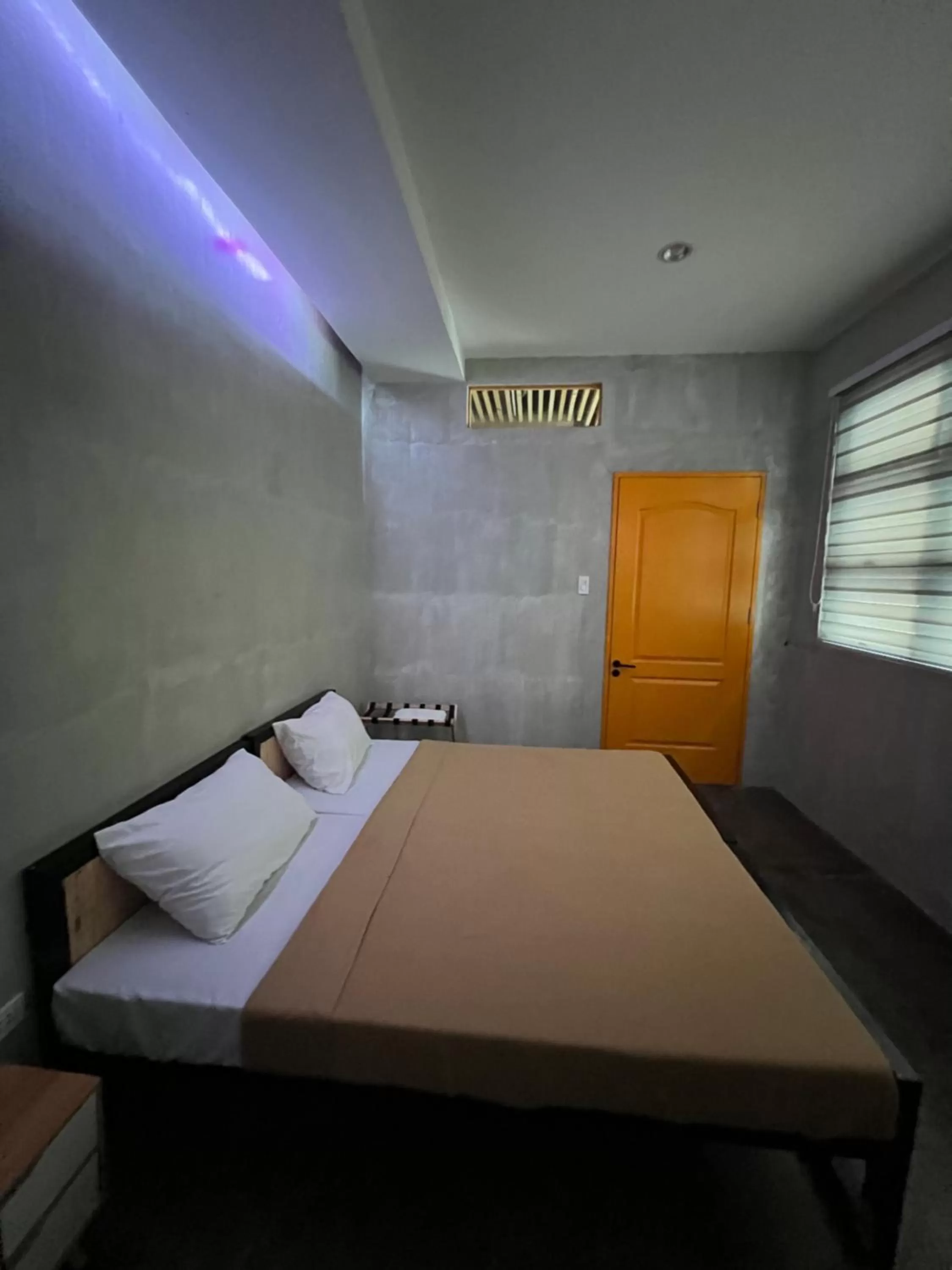 Photo of the whole room, Bed in HappyNest Hostel Cebu