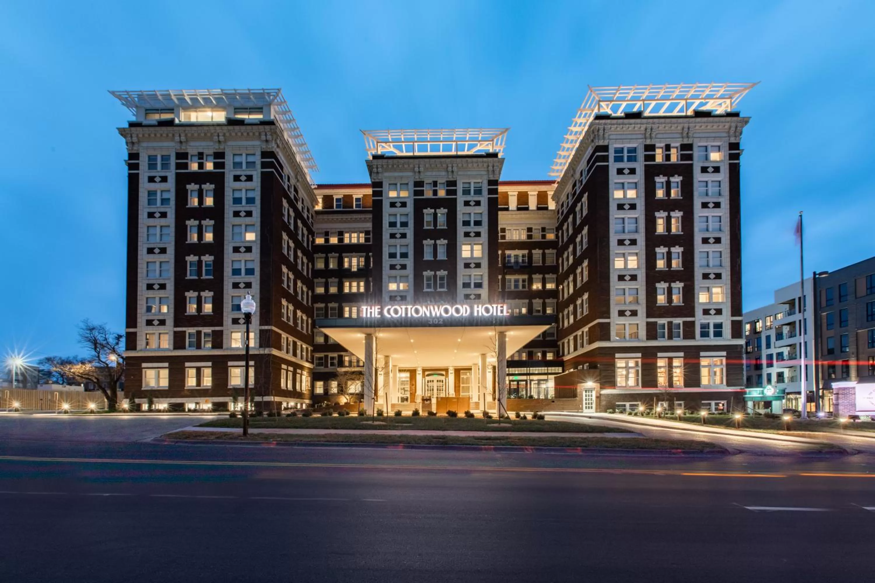 Property building in Kimpton Cottonwood Hotel by IHG