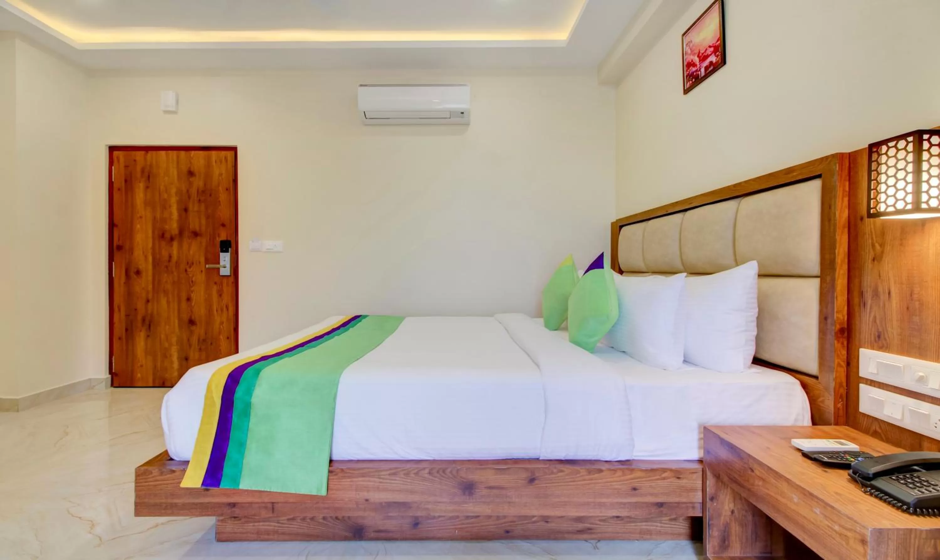 Bedroom, Bed in Treebo The Meridian