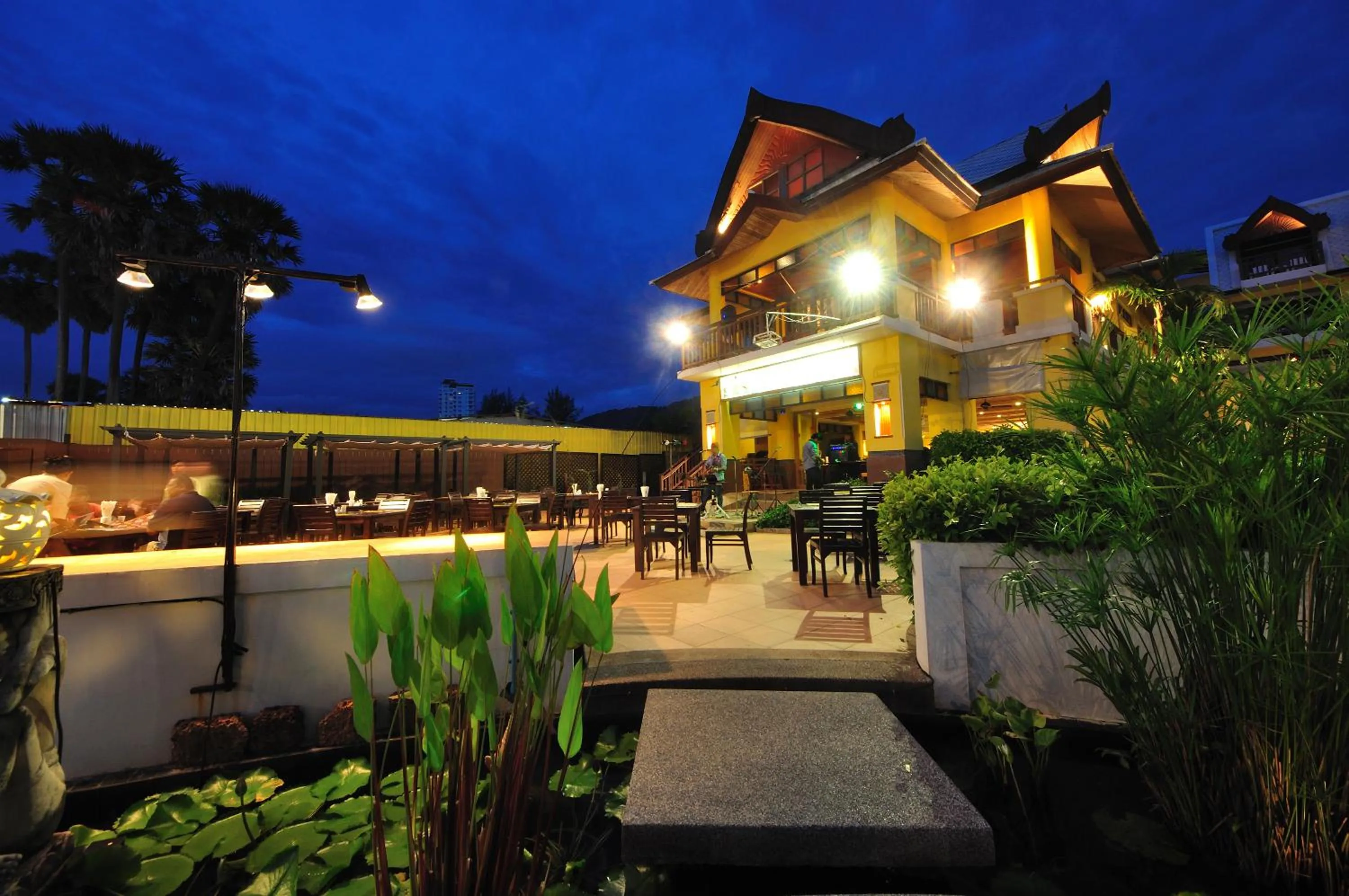 Restaurant/places to eat in Woraburi Phuket Resort & Spa - SHA Plus