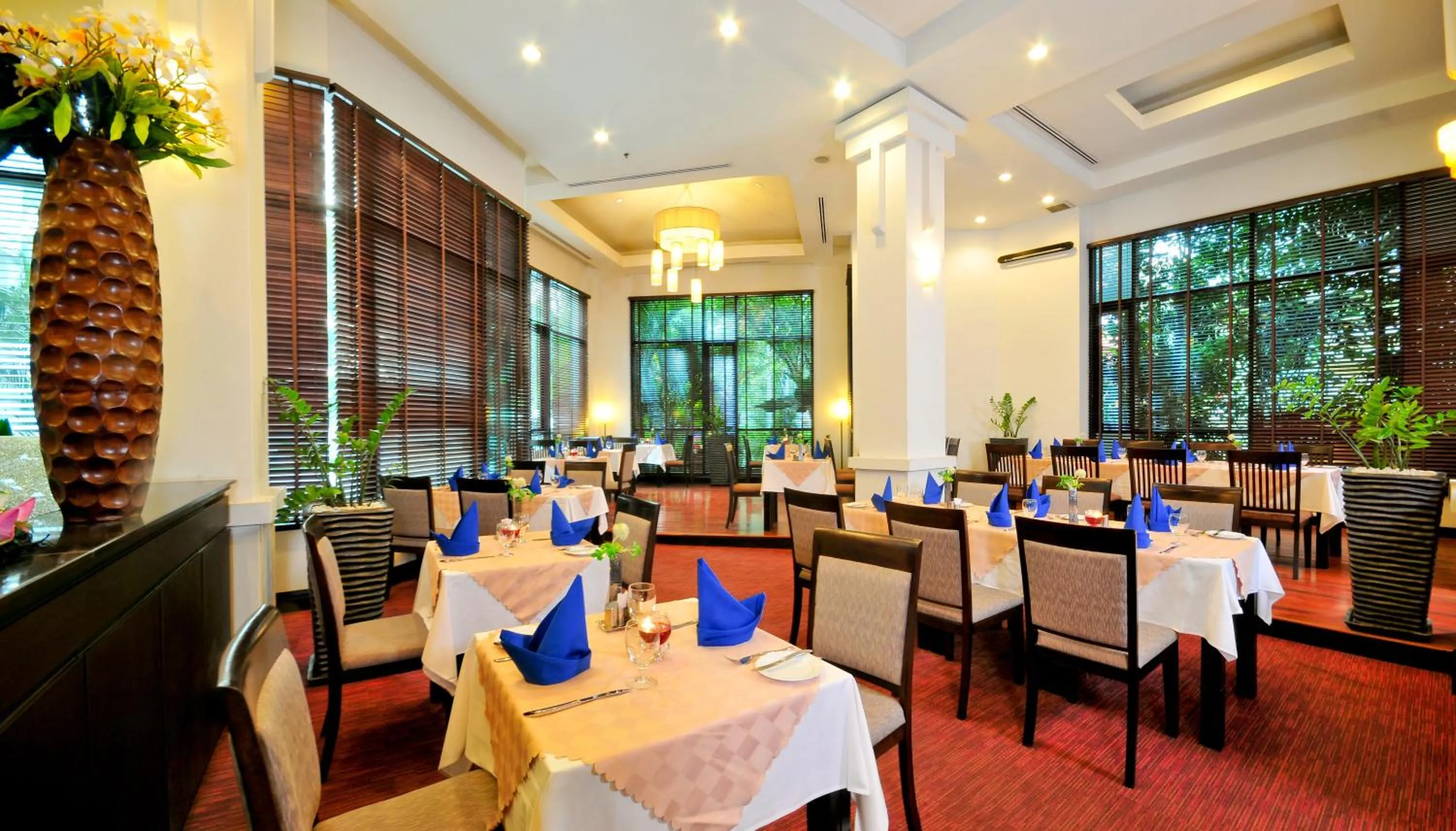 Restaurant/places to eat in Tara Angkor Hotel