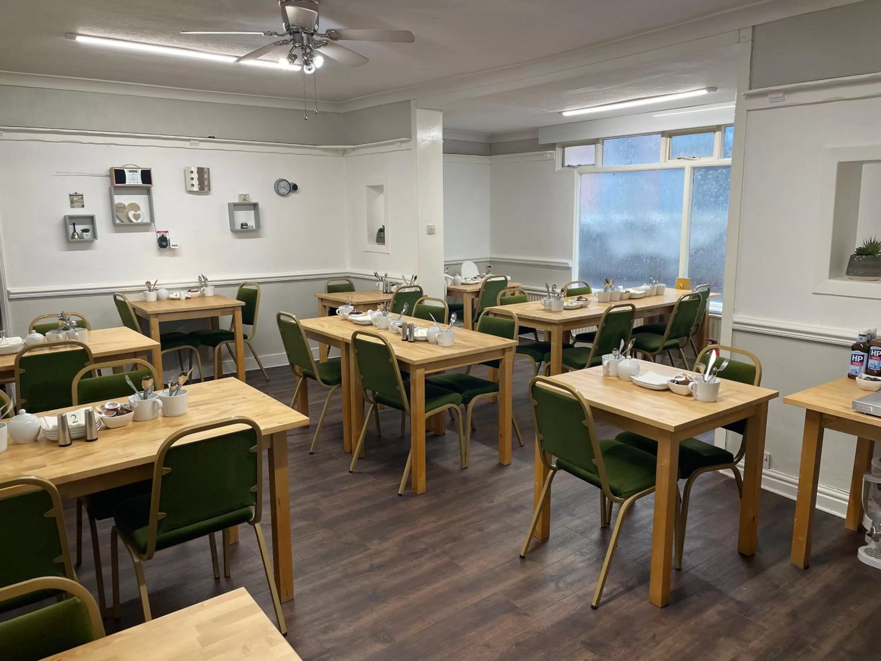 Restaurant/places to eat in Sandford Promenade