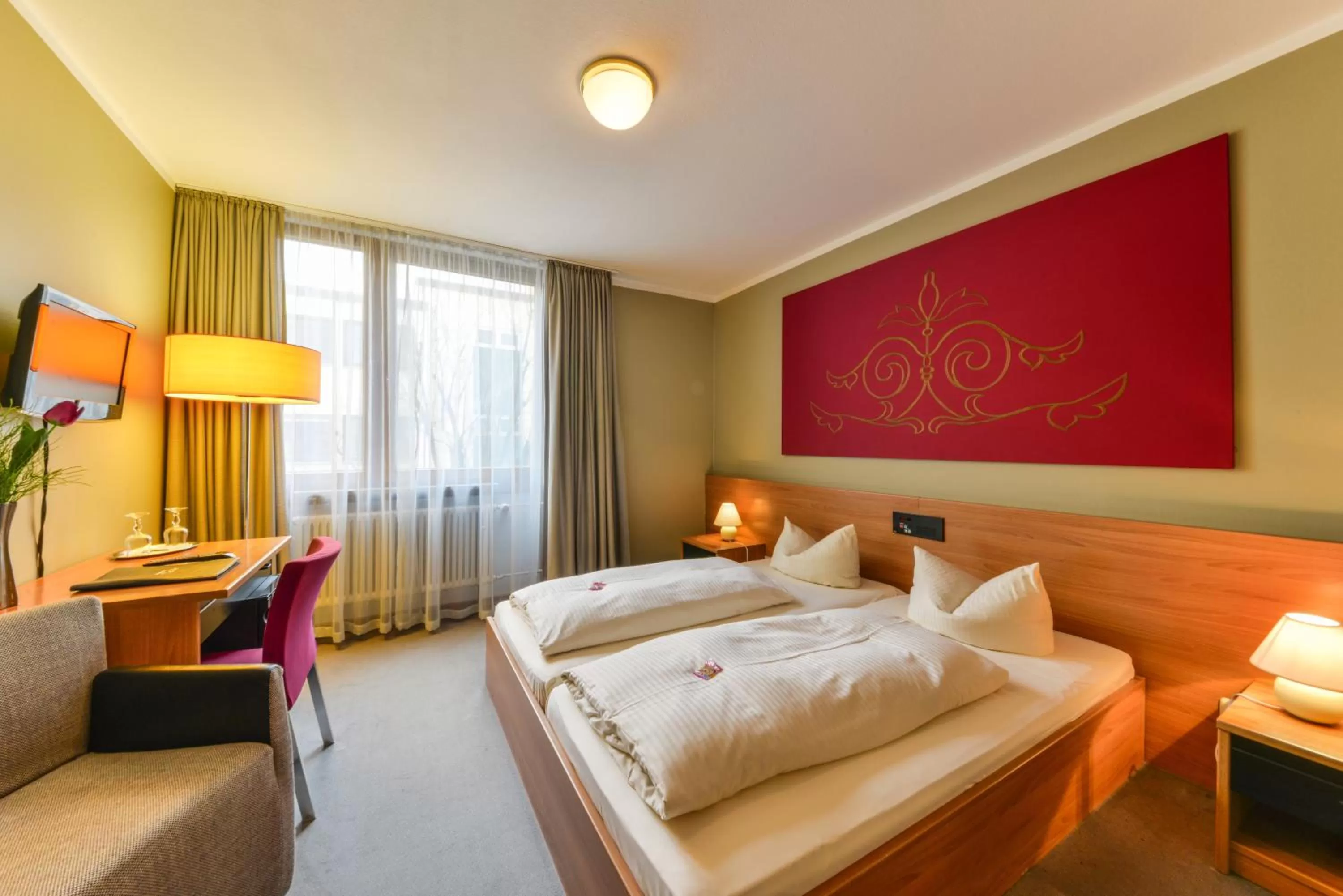 Photo of the whole room, Bed in Hotel Fidelio