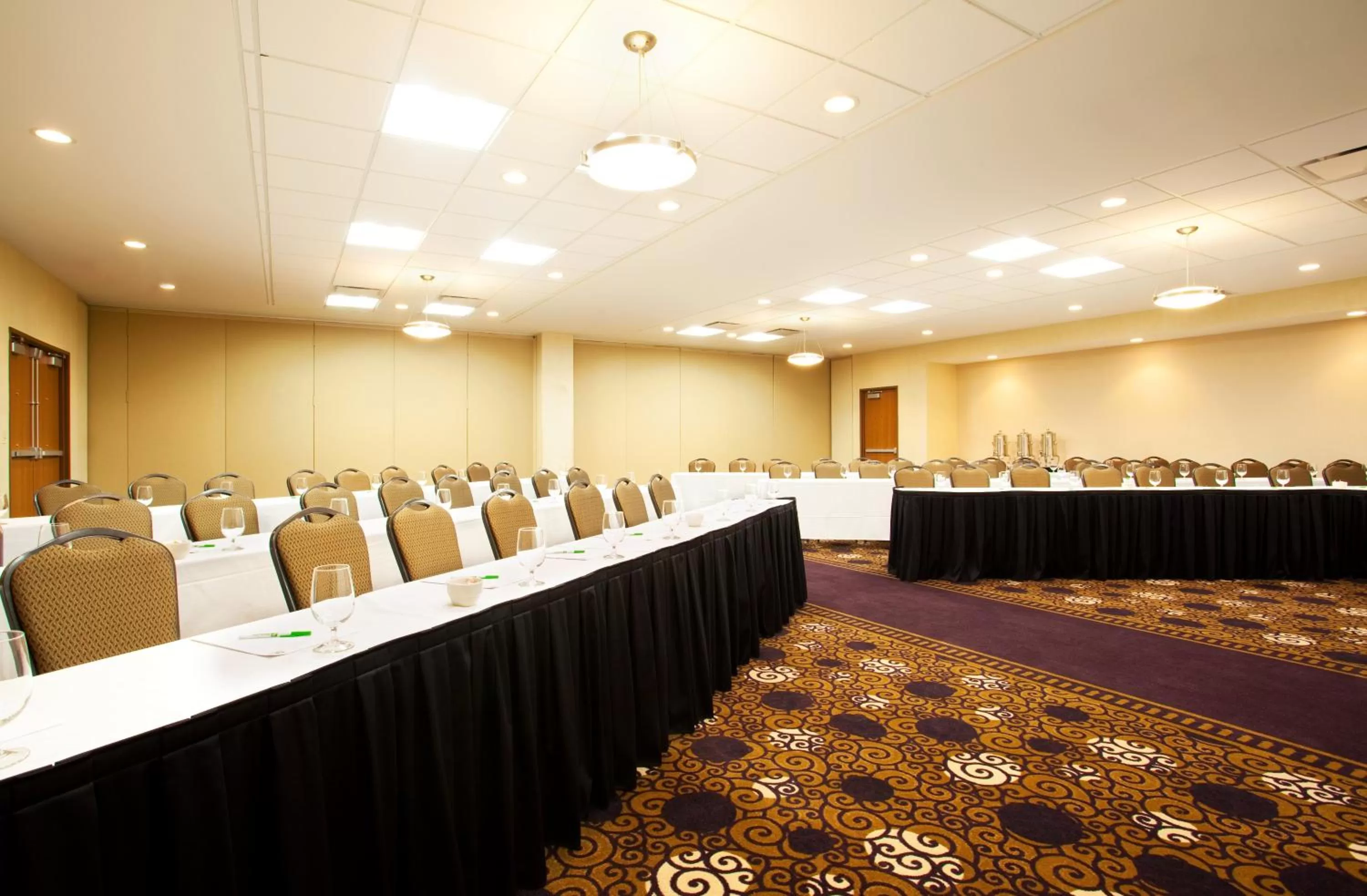 Meeting/conference room in Holiday Inn Battle Creek by IHG