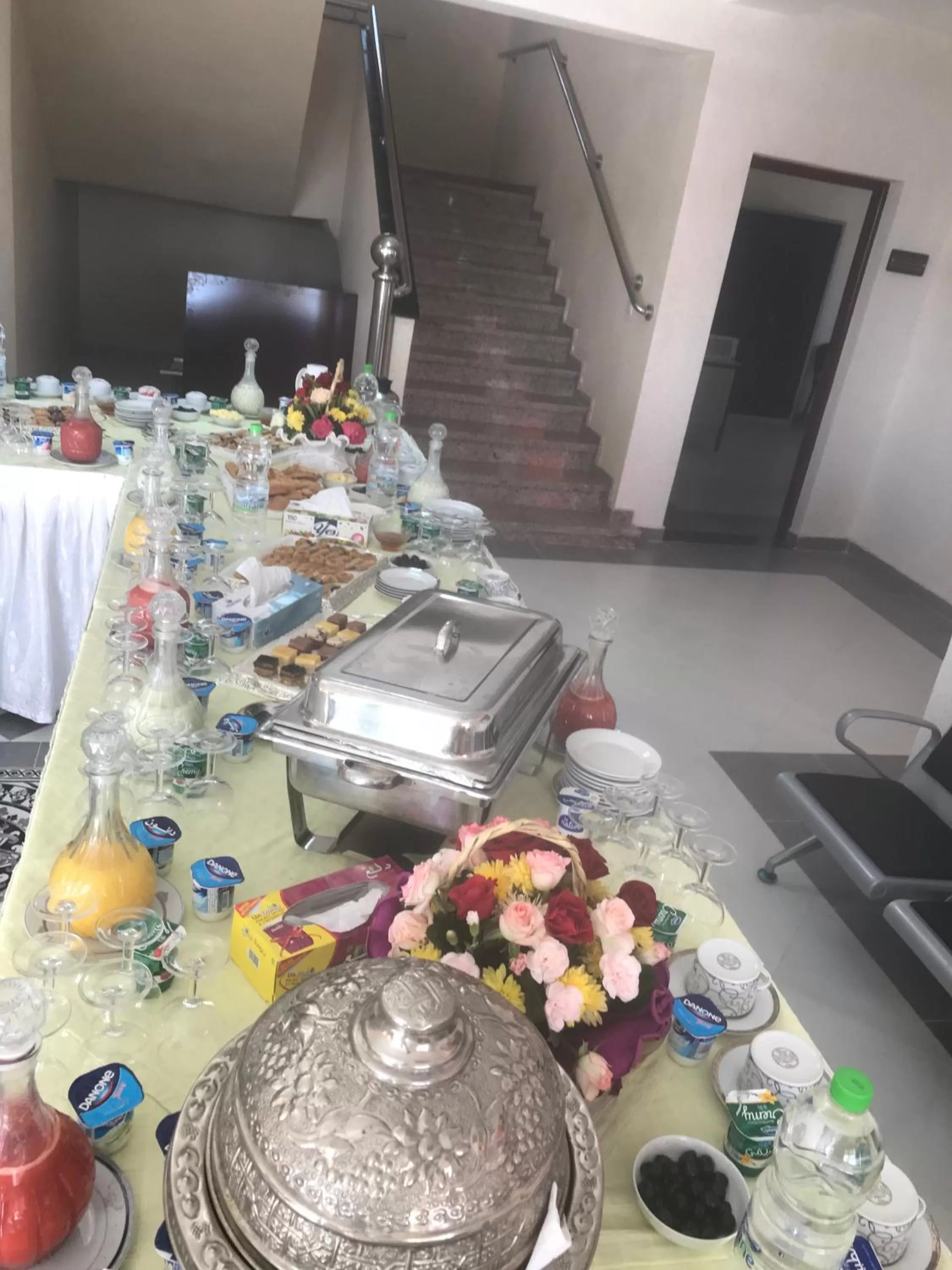 Food and drinks in Hotel Salime Al Khozama