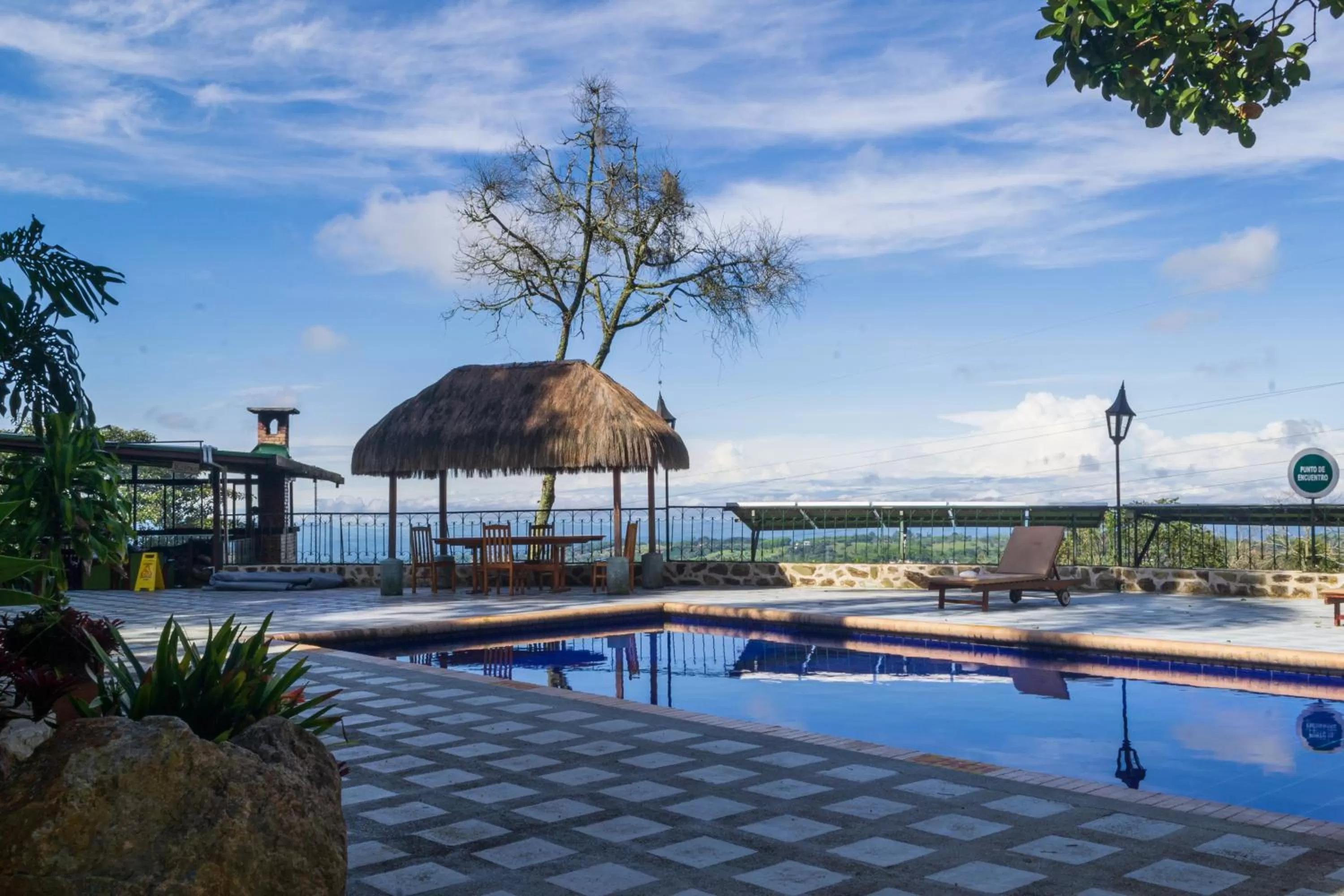 Swimming pool in El Edén Country hotel y Club Residencial