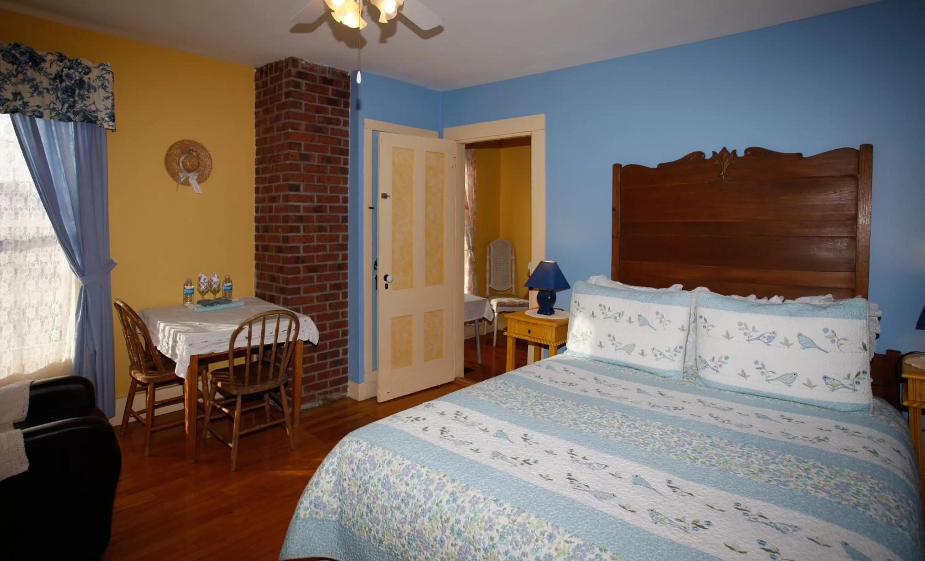 Bedroom in À Amour et Amitié