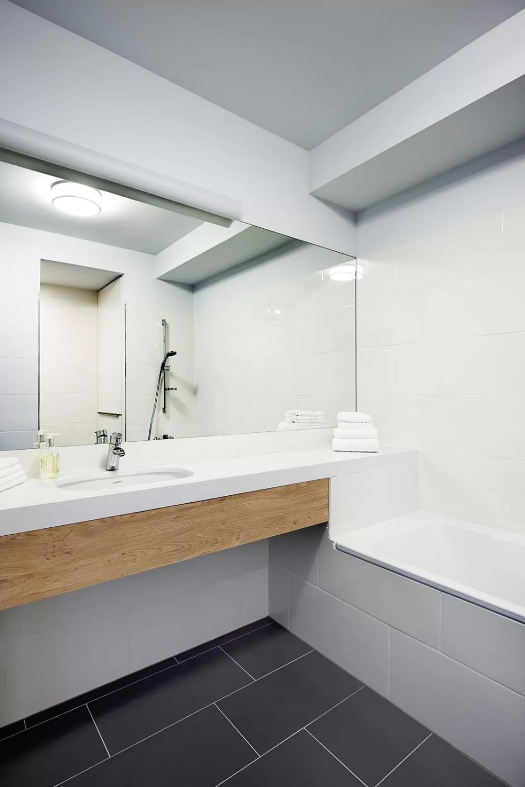 Bathroom in Boulevard Ustronie Morskie by Zdrojowa