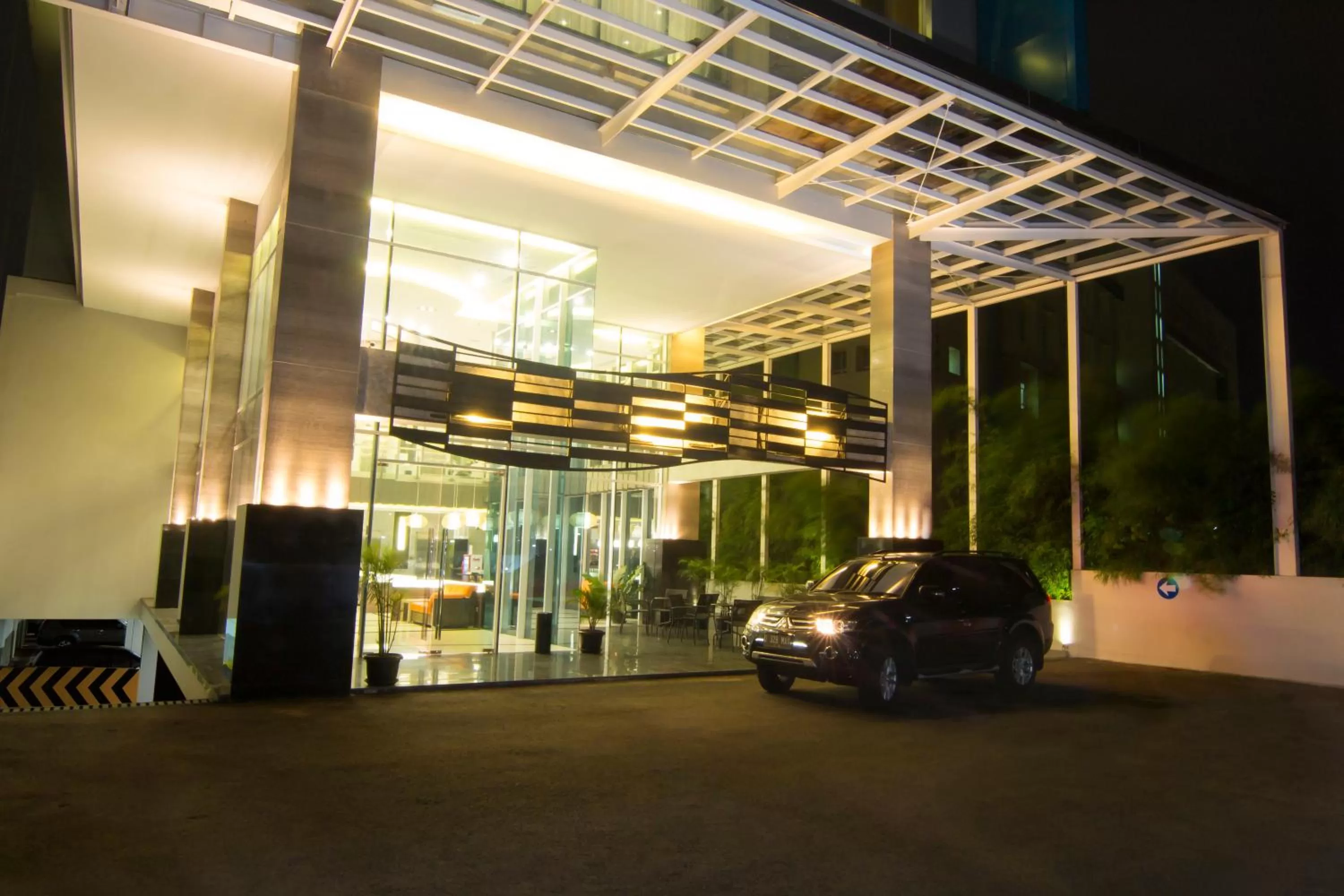 Facade/entrance in Hotel 88 Kopo Bandung By WH