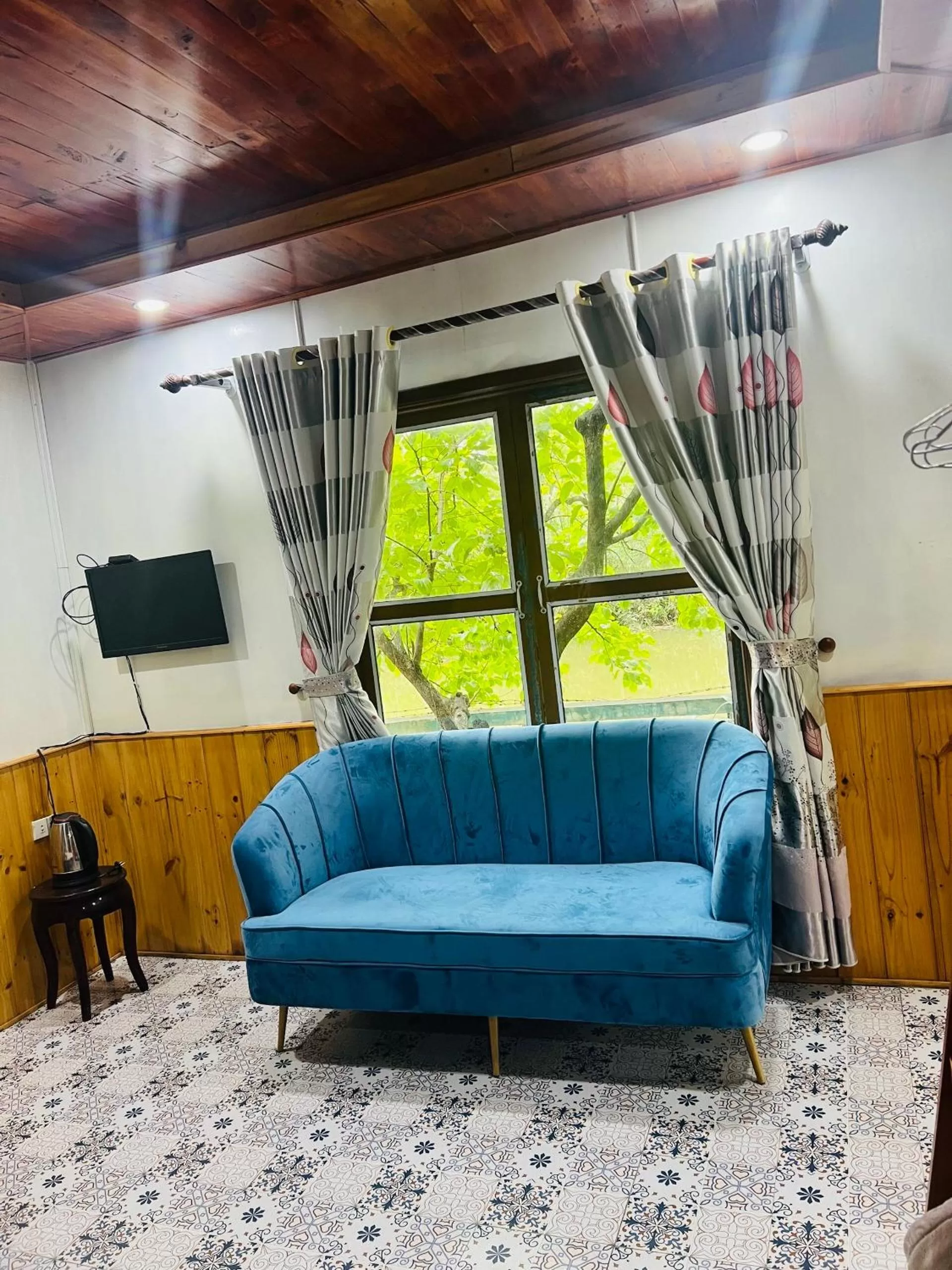 Seating area in Chez Loan Hotel