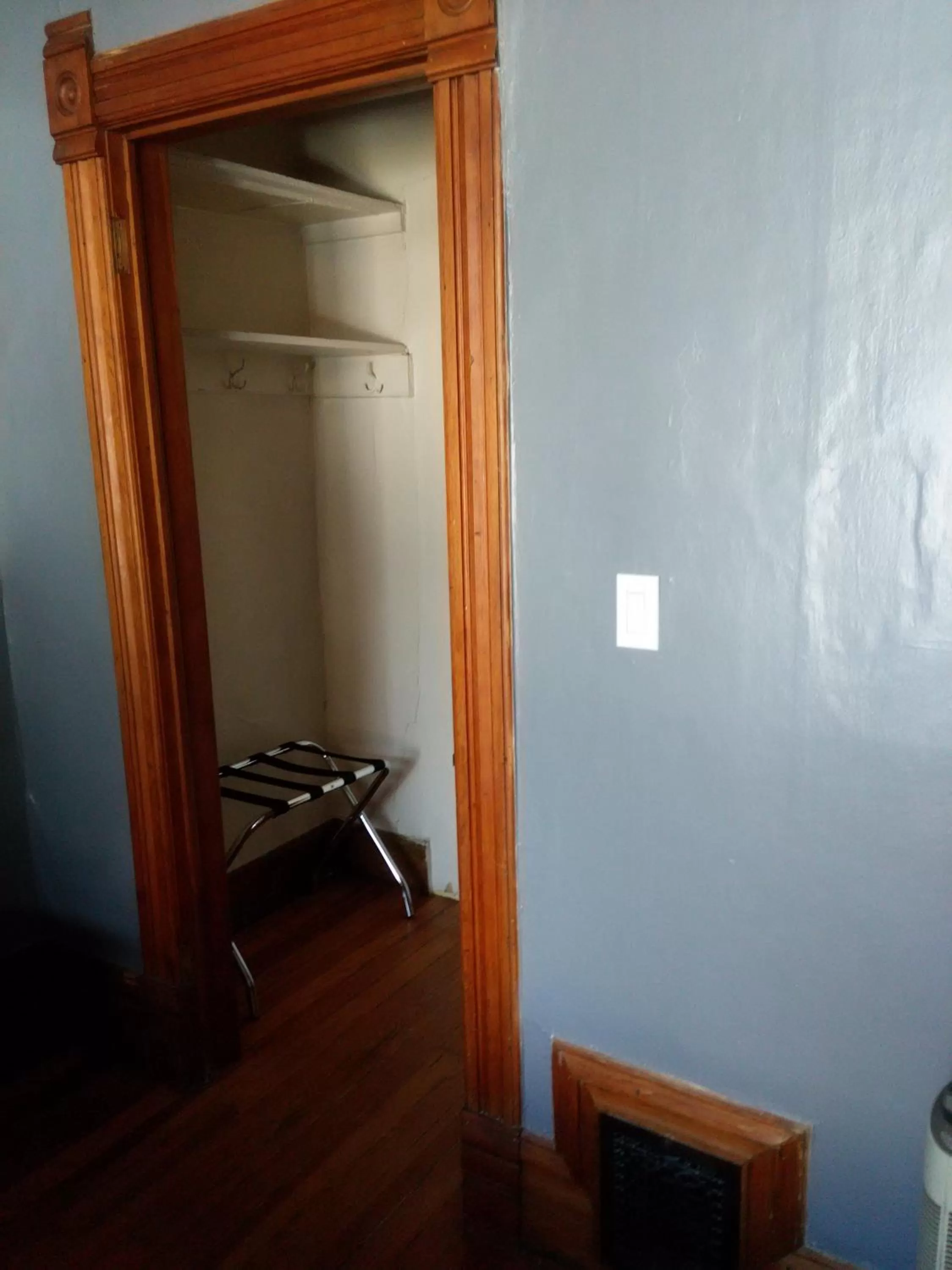 Decorative detail in Off Broadway B & B