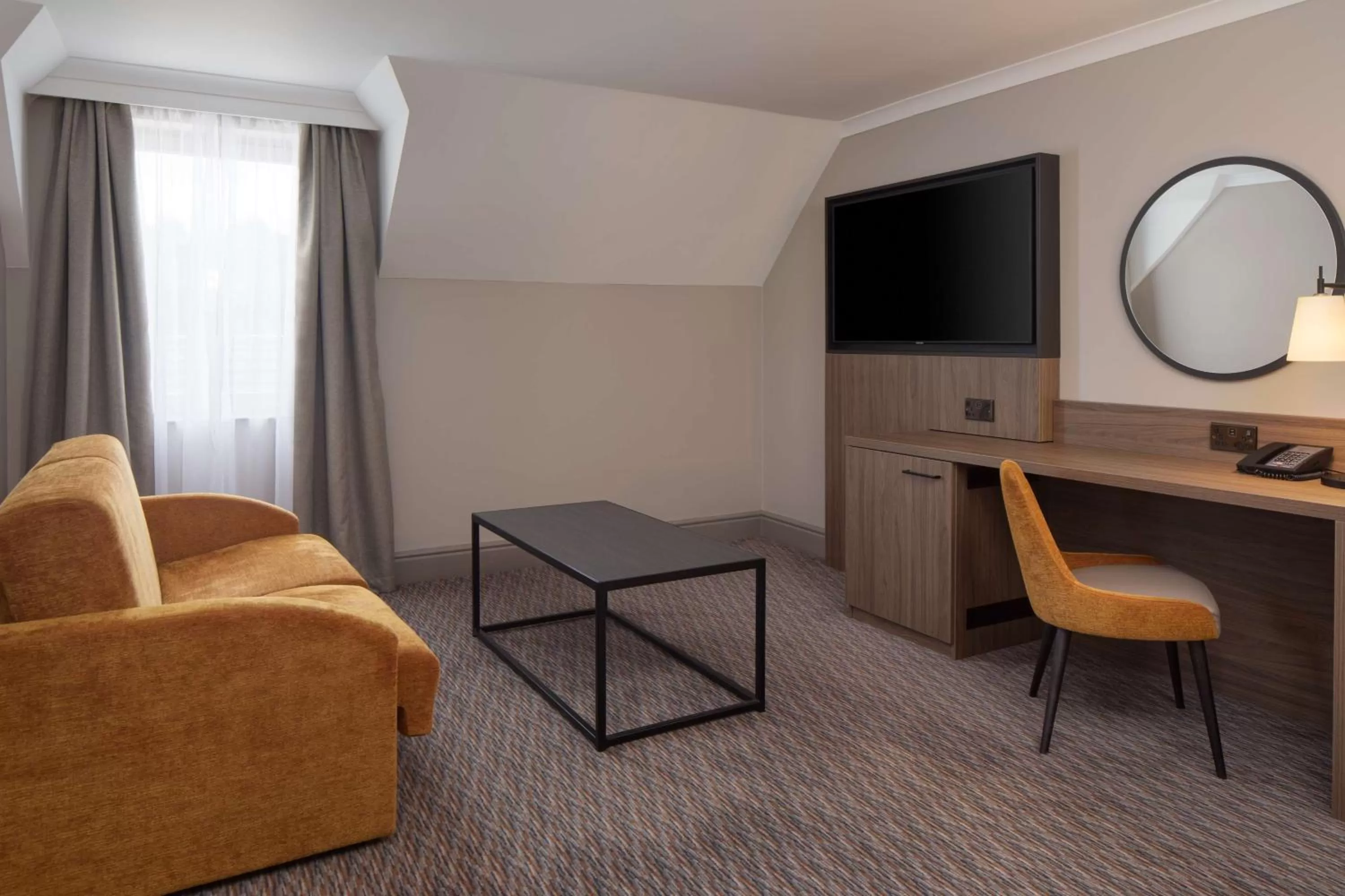 TV and multimedia in DoubleTree by Hilton Southampton
