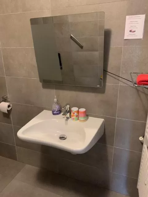 Bathroom in Logies Ternier