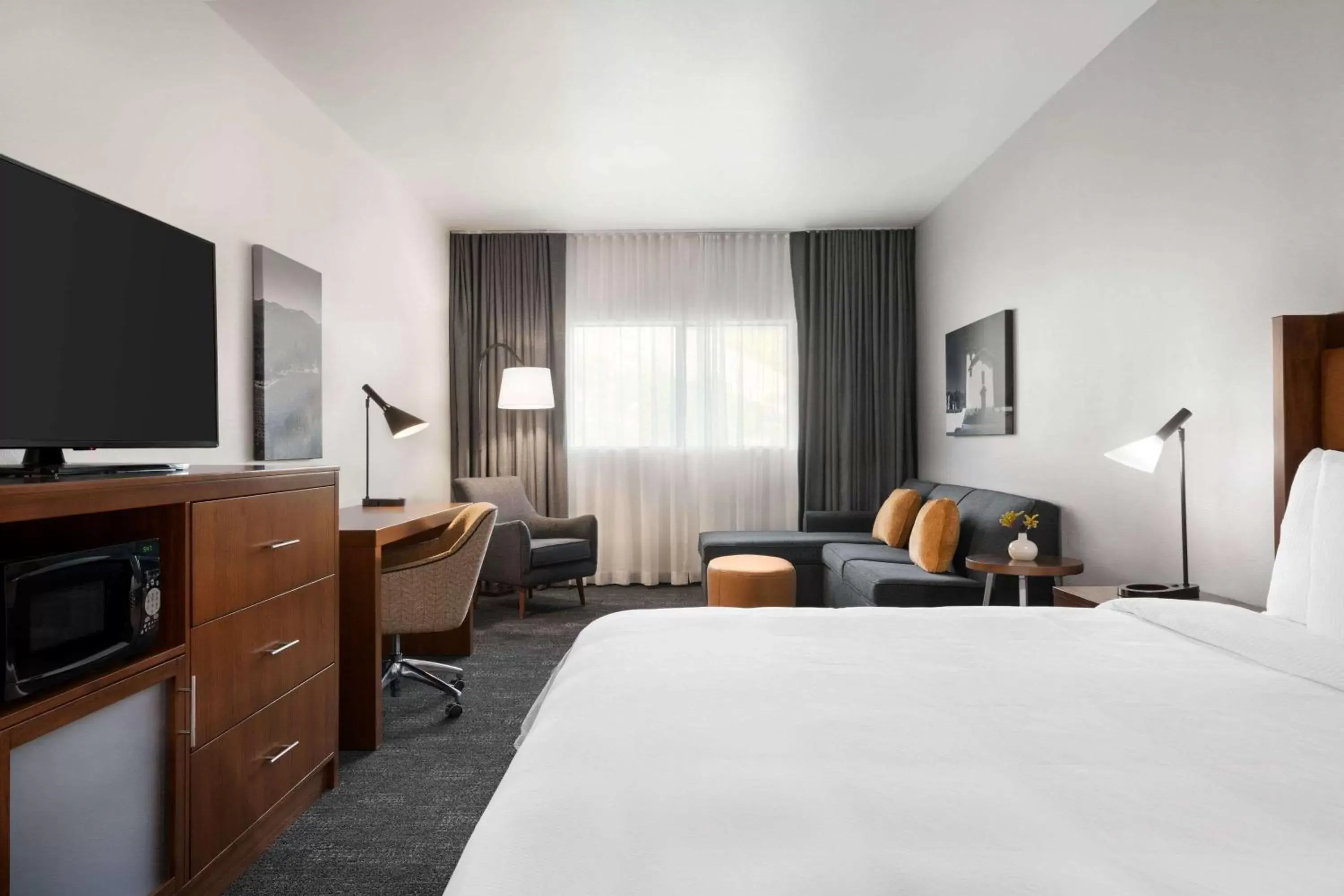 Executive King Room - Non-Smoking in La Quinta by Wyndham San Luis Obispo Executive King Room - Non-Smoking in La Quinta by Wyndham San Luis Obispo