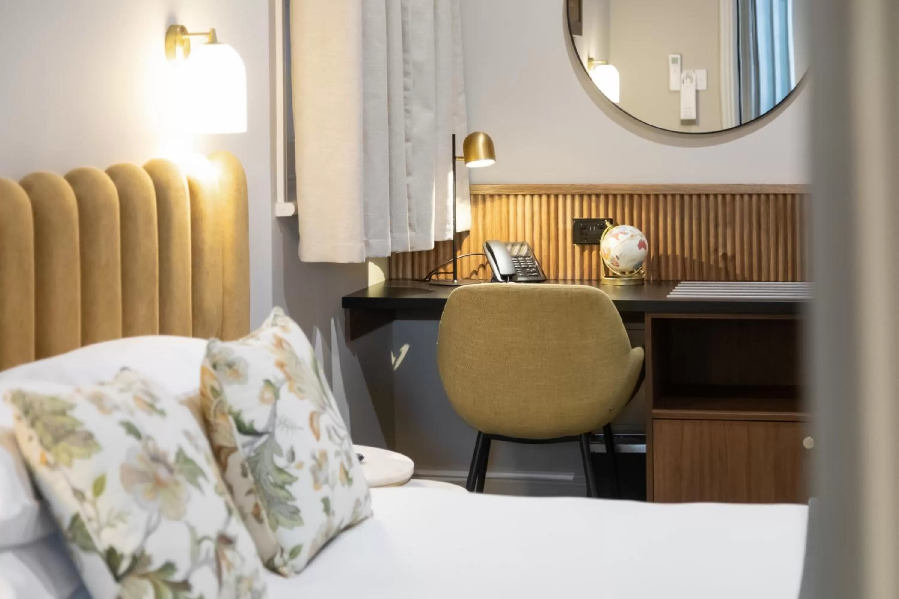 Bed in Mount Gambier Hotel