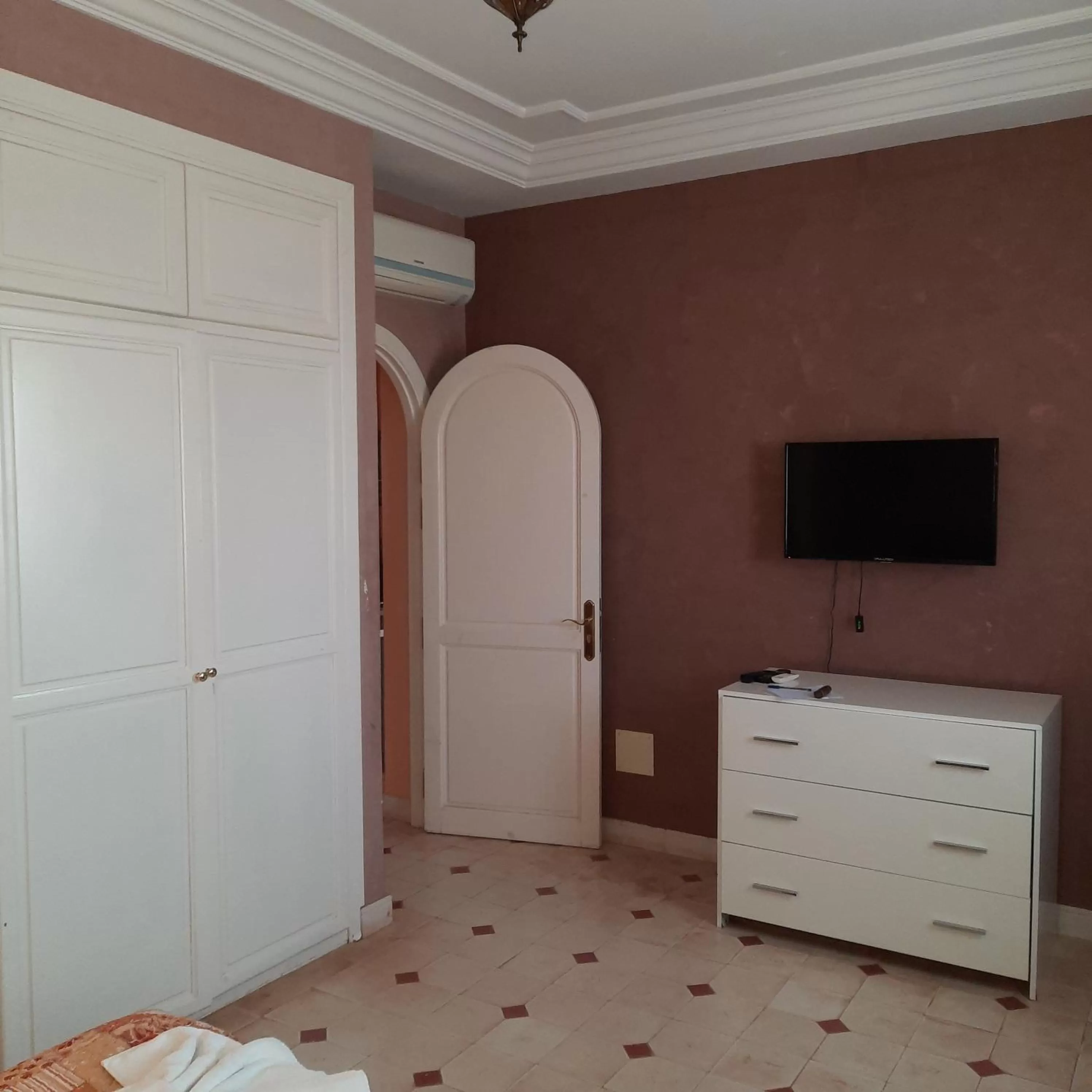 TV/Entertainment Center in Résidence Habiba