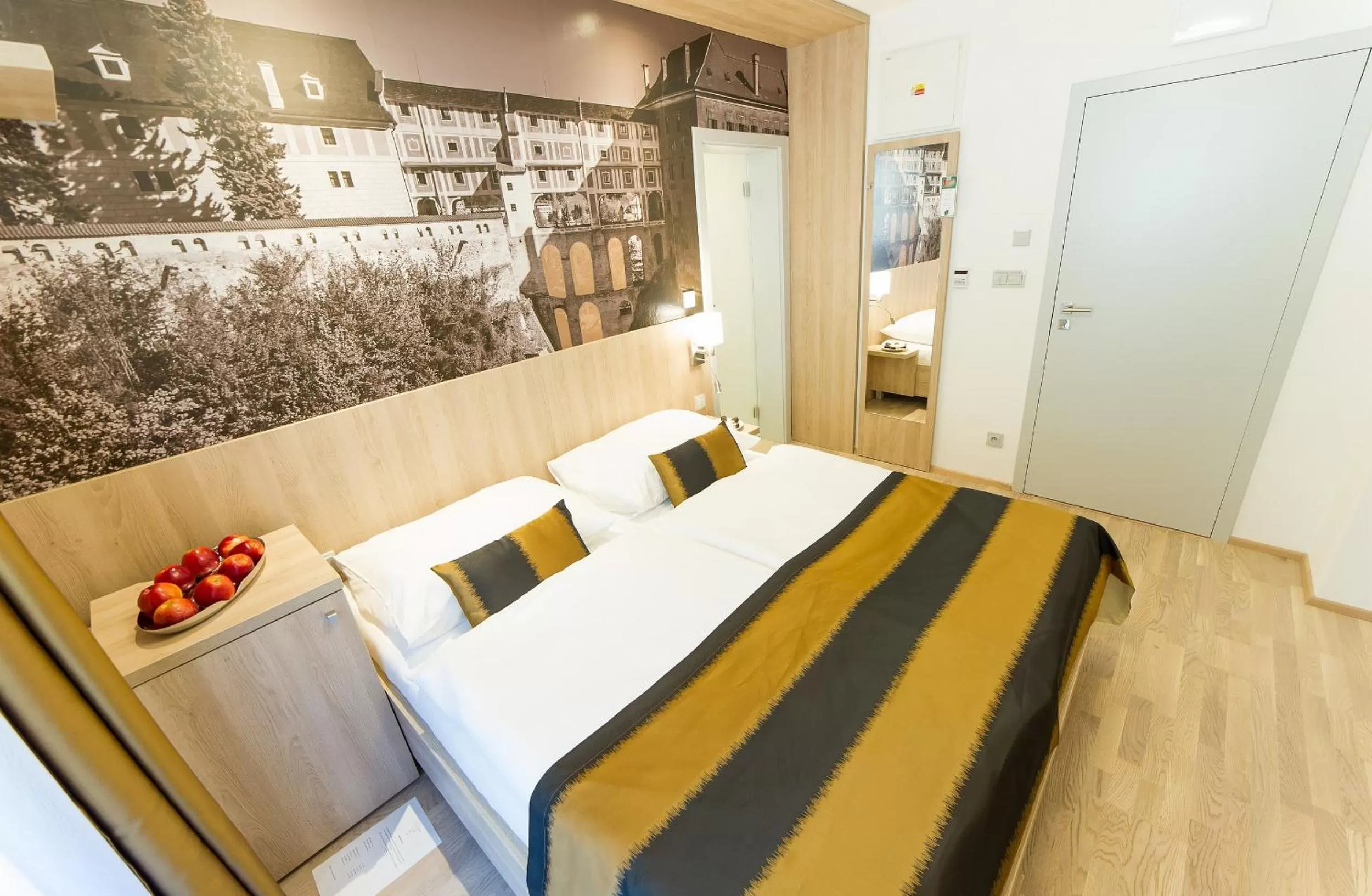 Bed in Garni hotel Castle Bridge