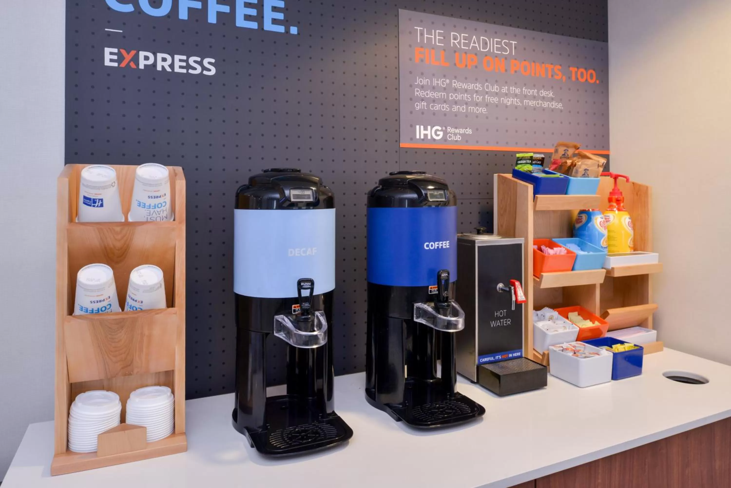 Photo of the whole room in Holiday Inn Express Hotel & Suites Southfield - Detroit by IHG