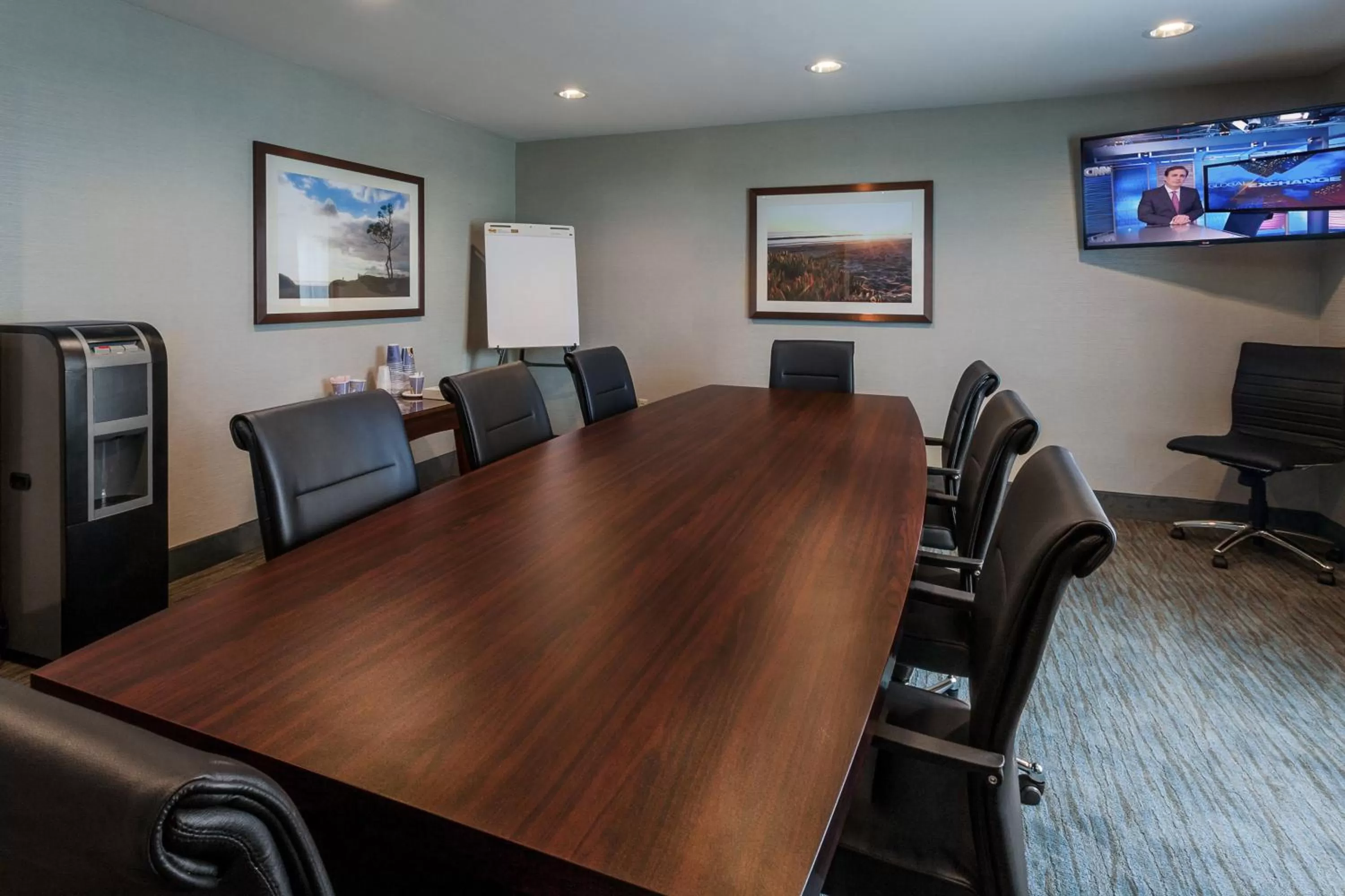 Meeting/conference room in Holiday Inn Express & Suites Carpinteria by IHG