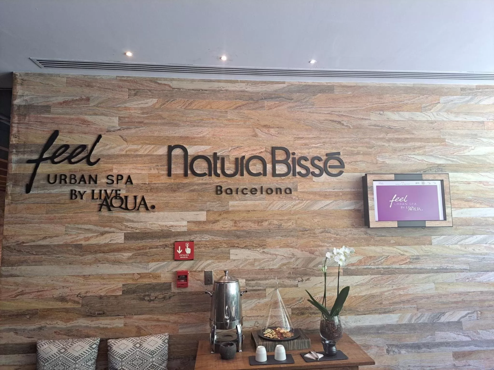 Logo/Certificate/Sign in Live Aqua San Miguel de Allende