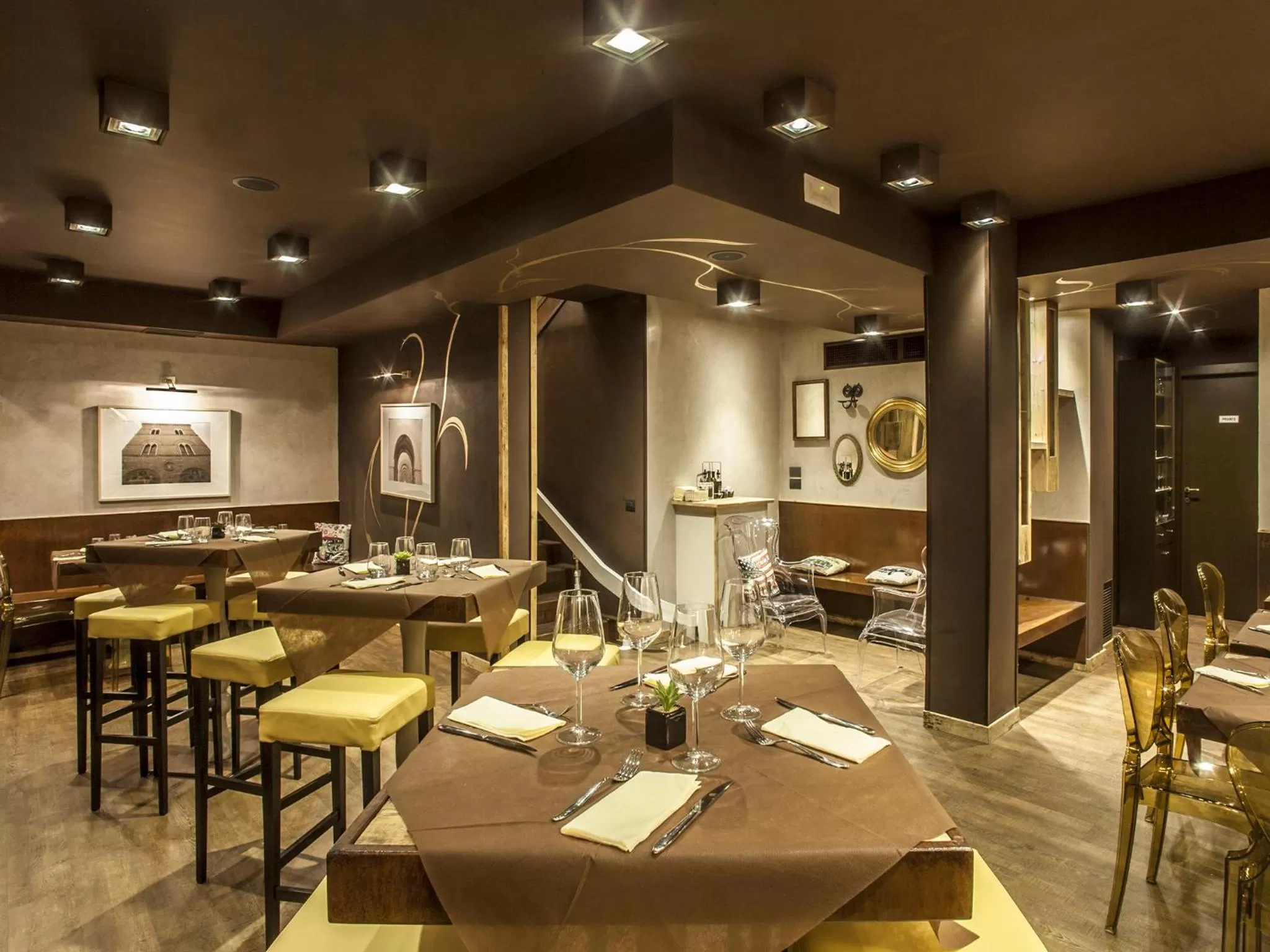 Decorative detail in La Farina Apartments