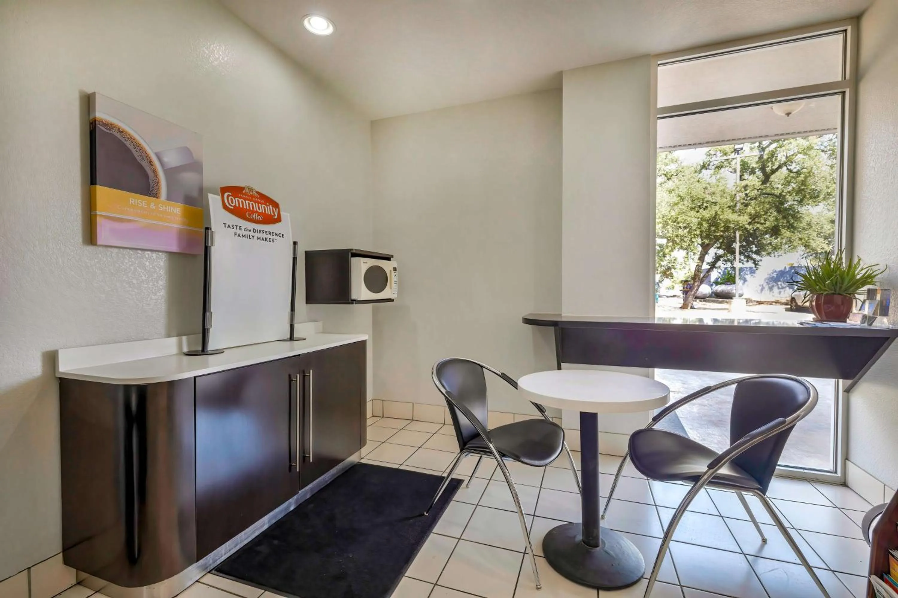 Property building in Motel 6-Cedar Park, TX